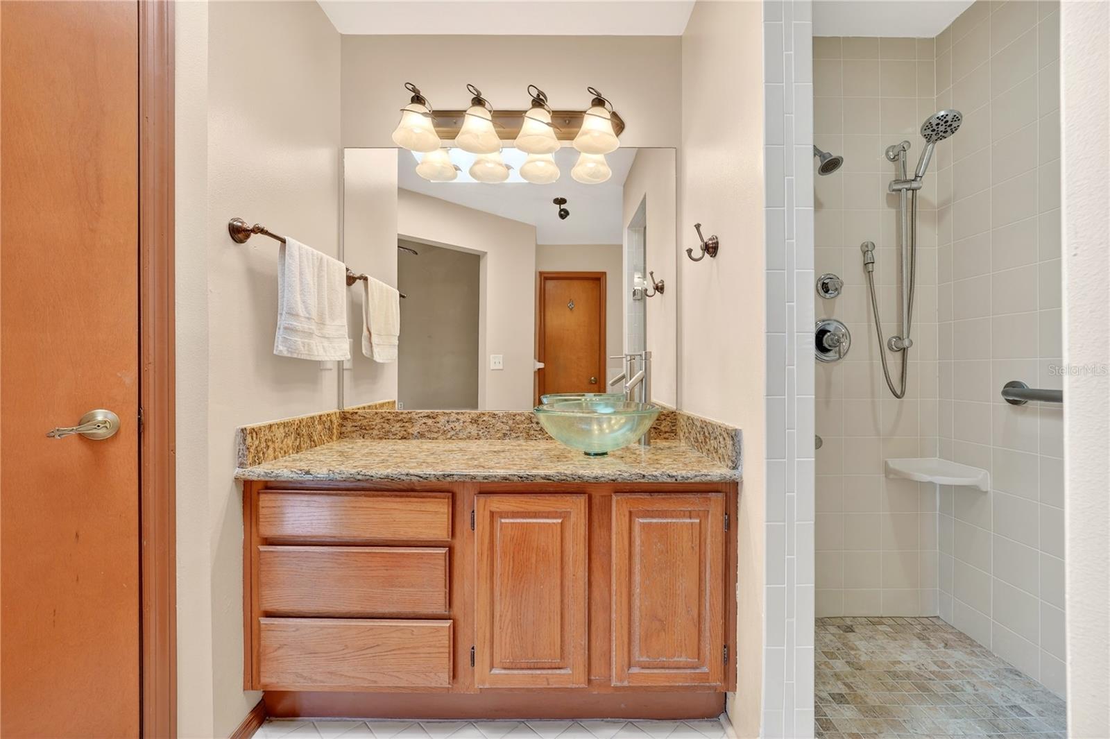 OAKS WEKIWA - Residential