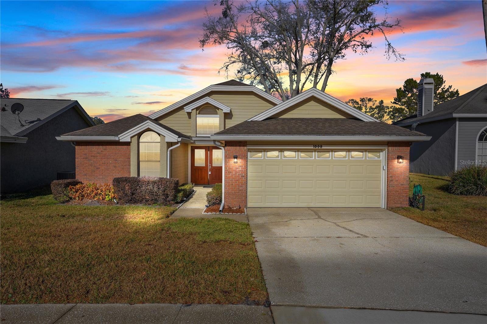 OAKS WEKIWA - Residential