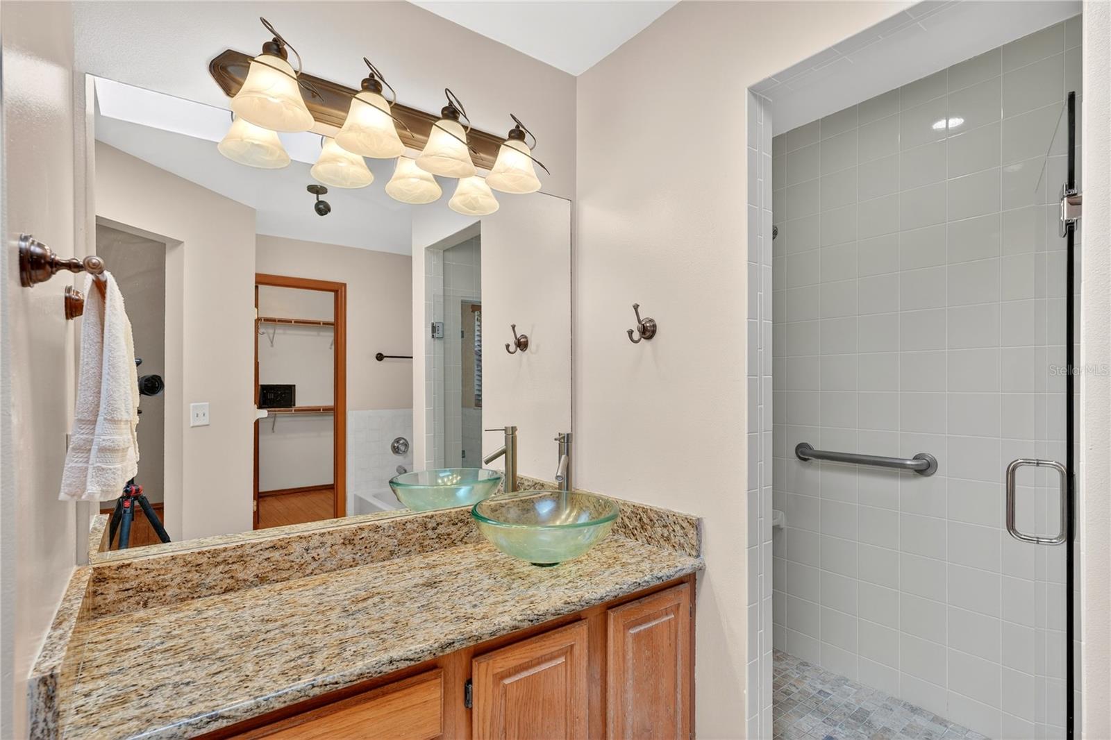 OAKS WEKIWA - Residential