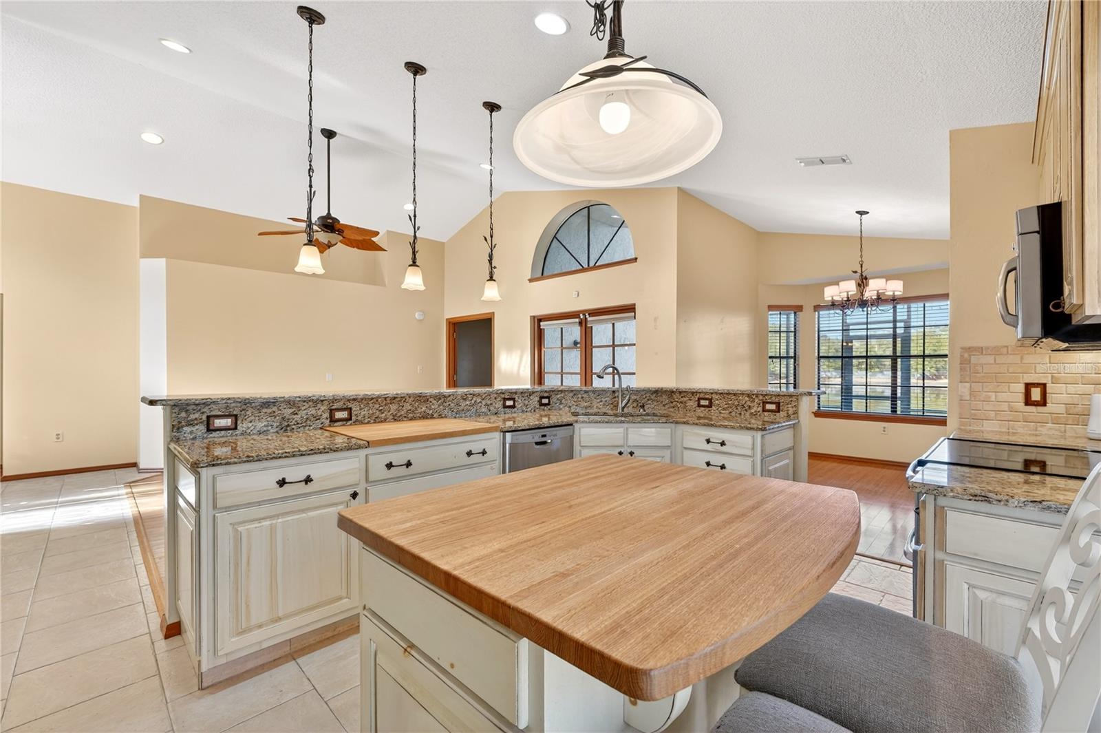 OAKS WEKIWA - Residential