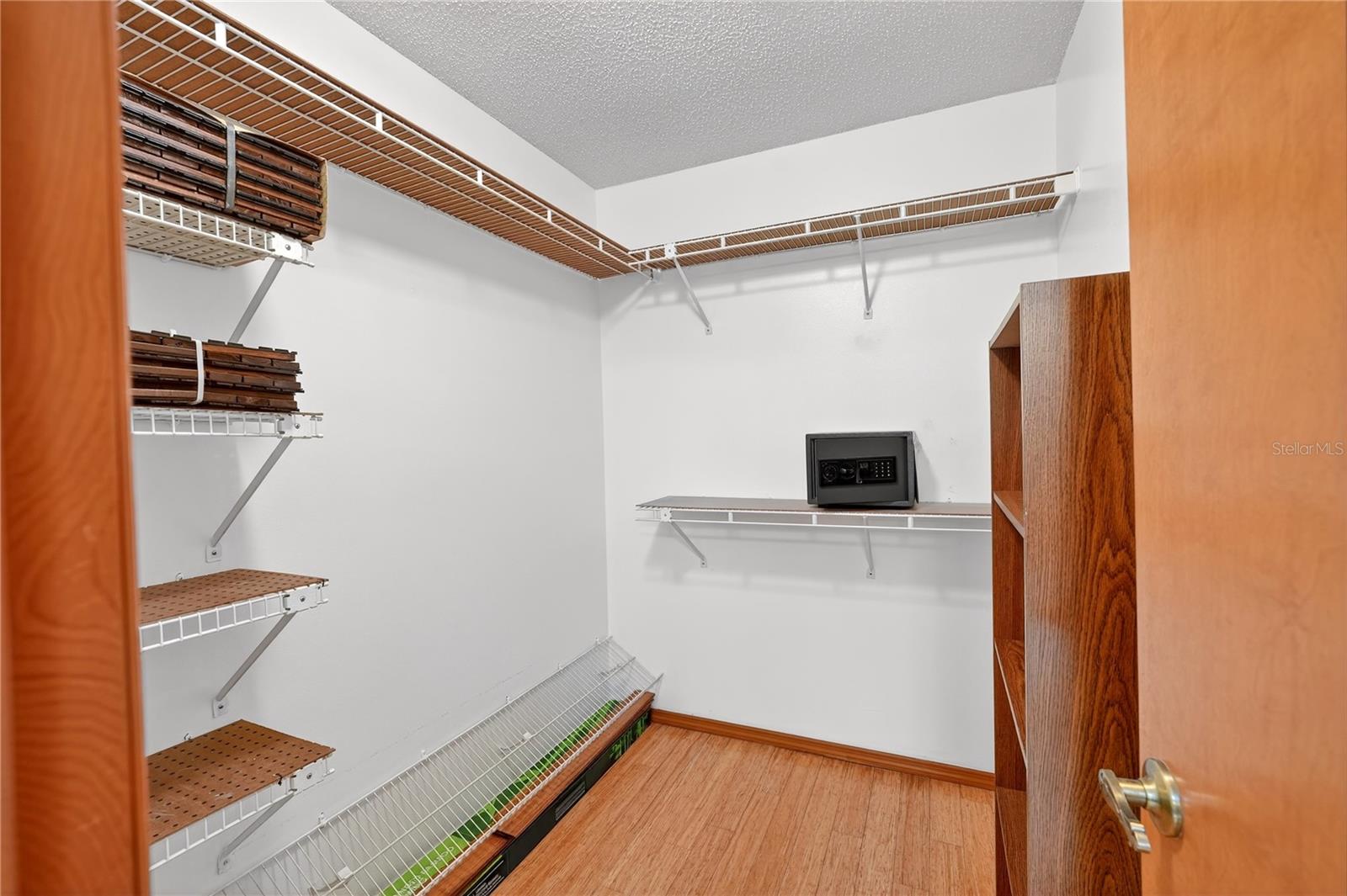 OAKS WEKIWA - Residential