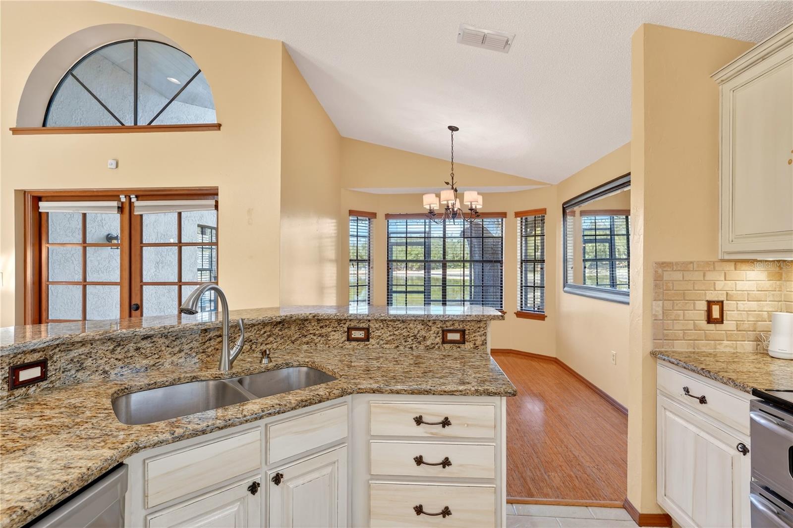 OAKS WEKIWA - Residential