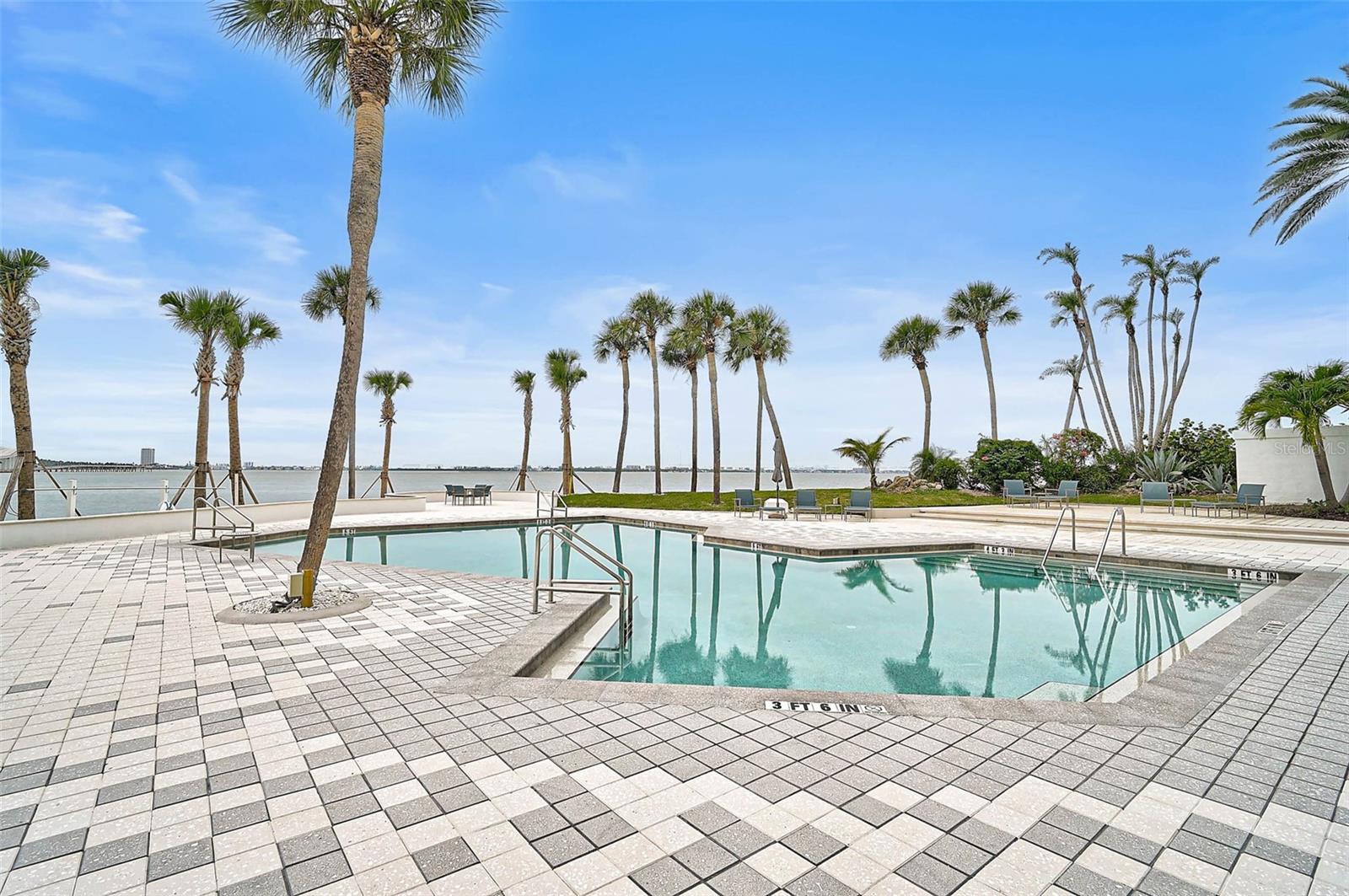 CONDO ON THE BAY TOWER II - Residential