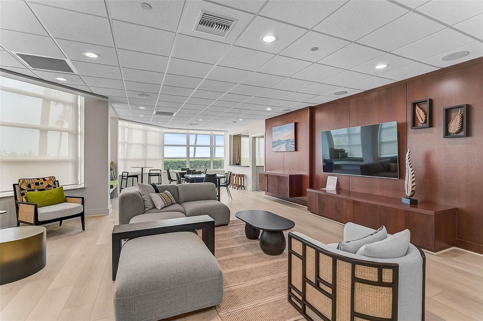 CONDO ON THE BAY TOWER II - Residential