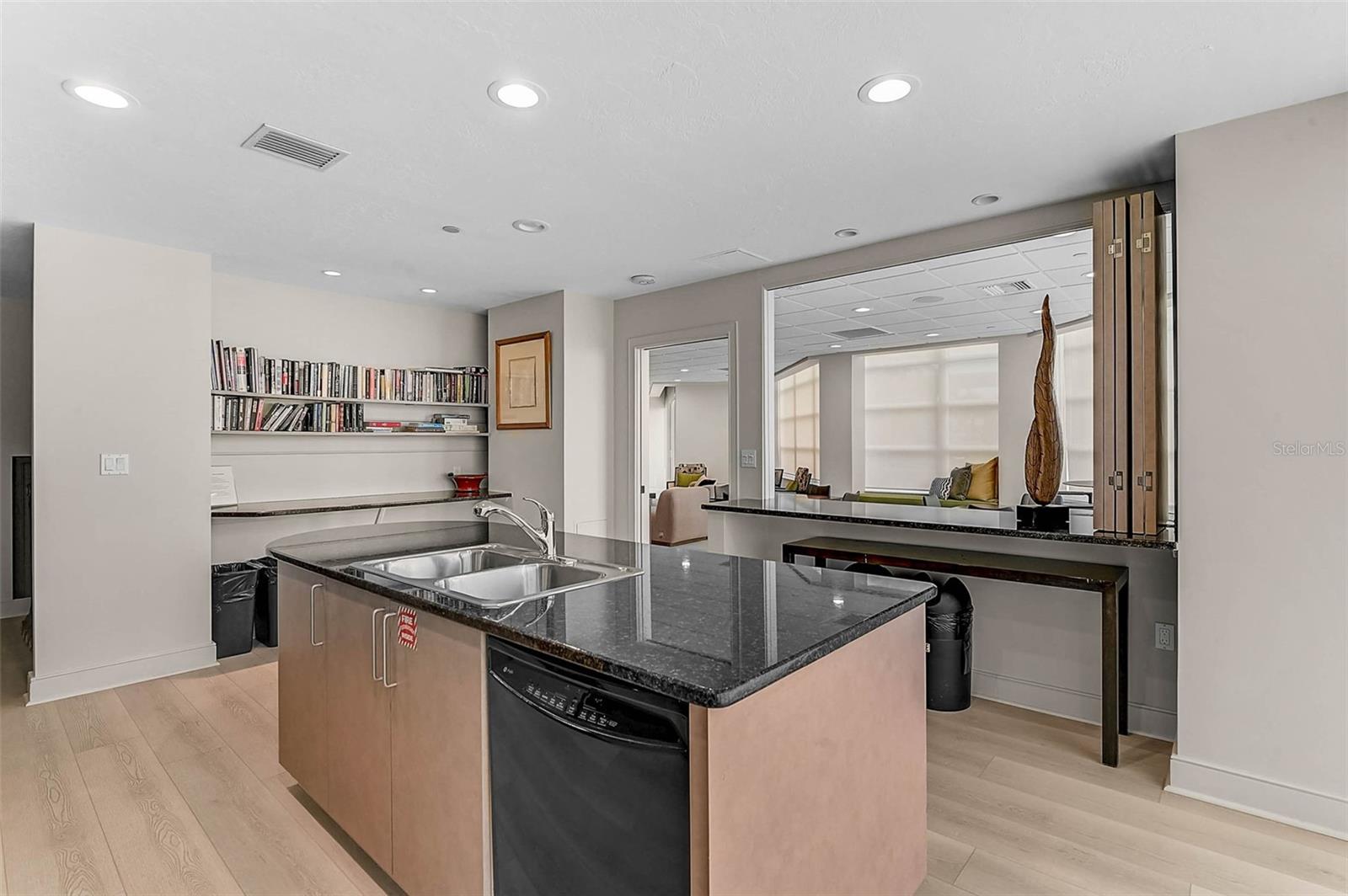 CONDO ON THE BAY TOWER II - Residential