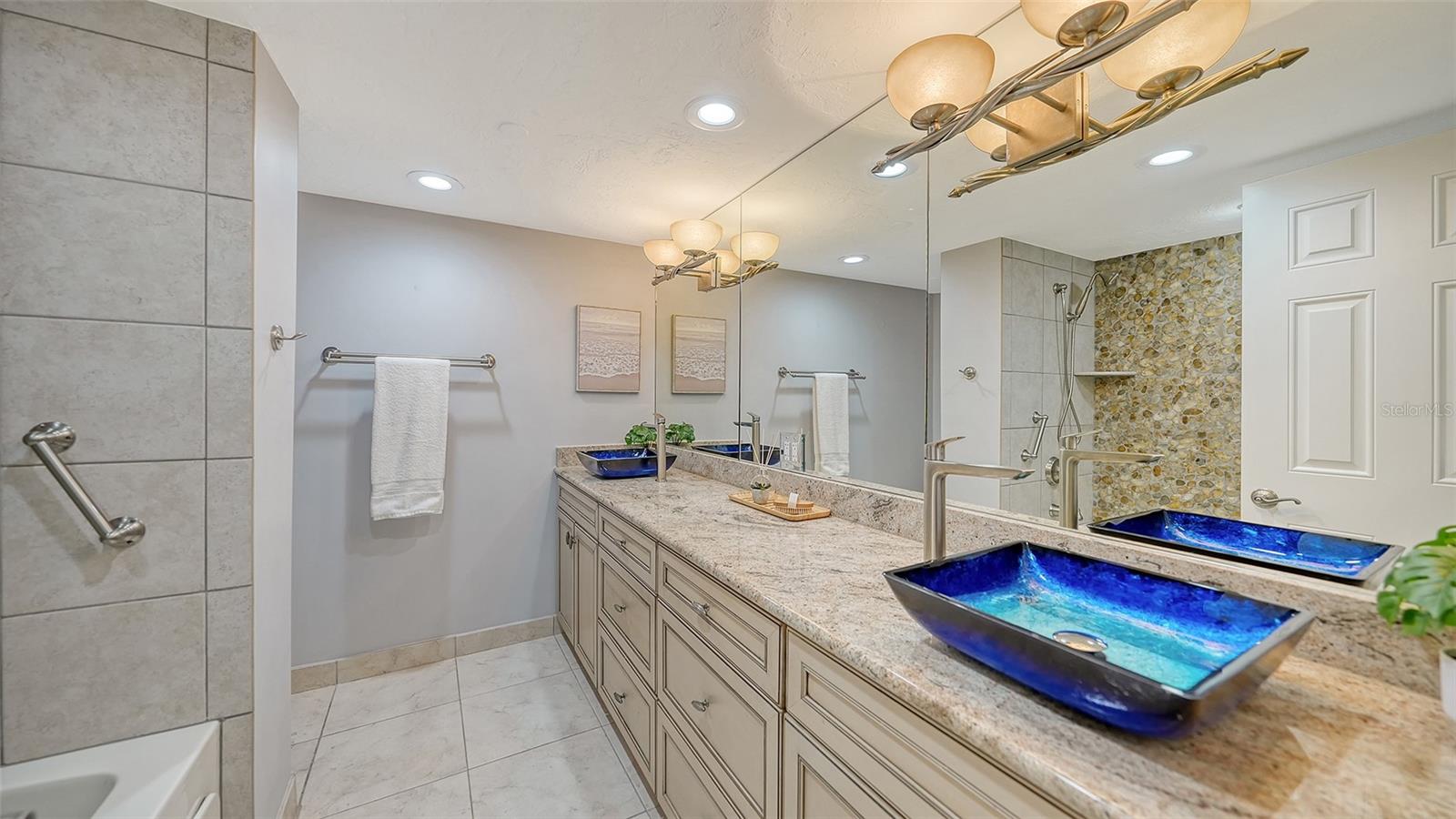 CONDO ON THE BAY TOWER II - Residential
