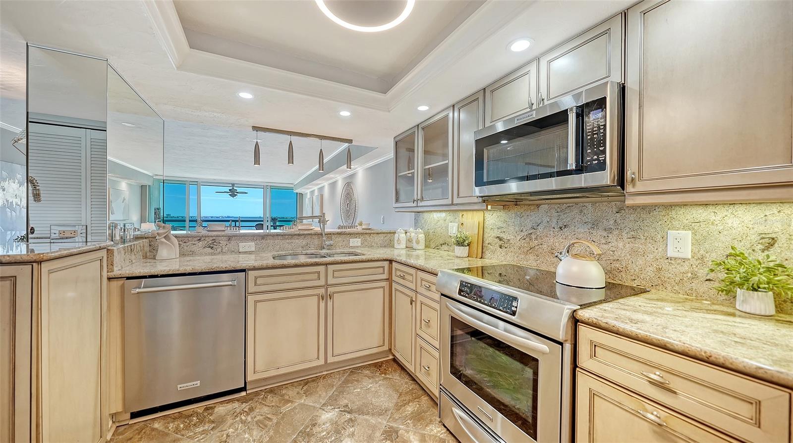 988 BLVD OF THE ARTS 1011