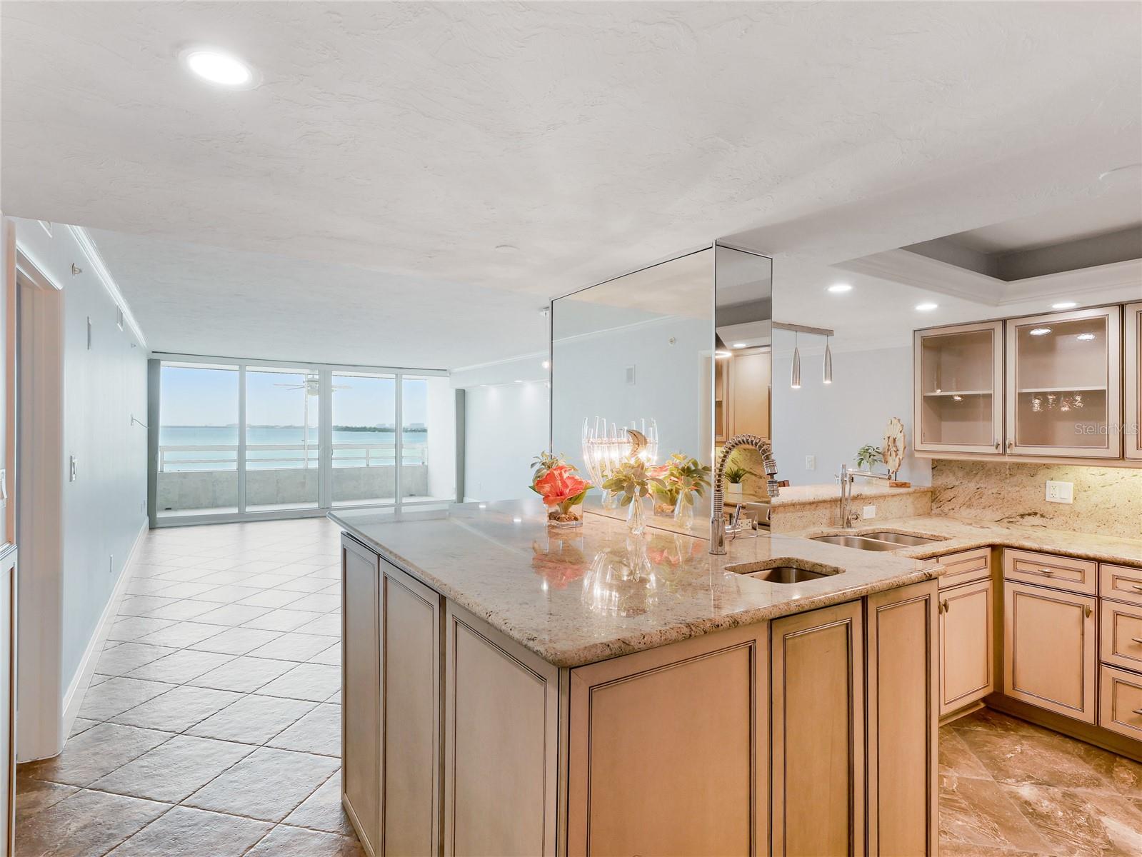 988 BLVD OF THE ARTS 1011