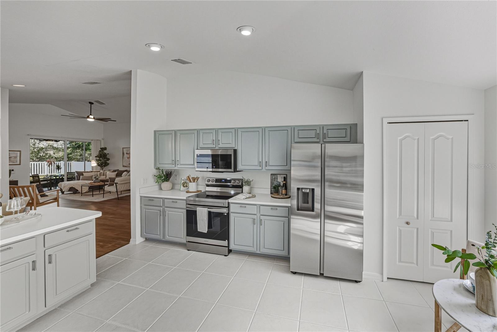 MEADOW POINTE 4 PRCL J - Residential