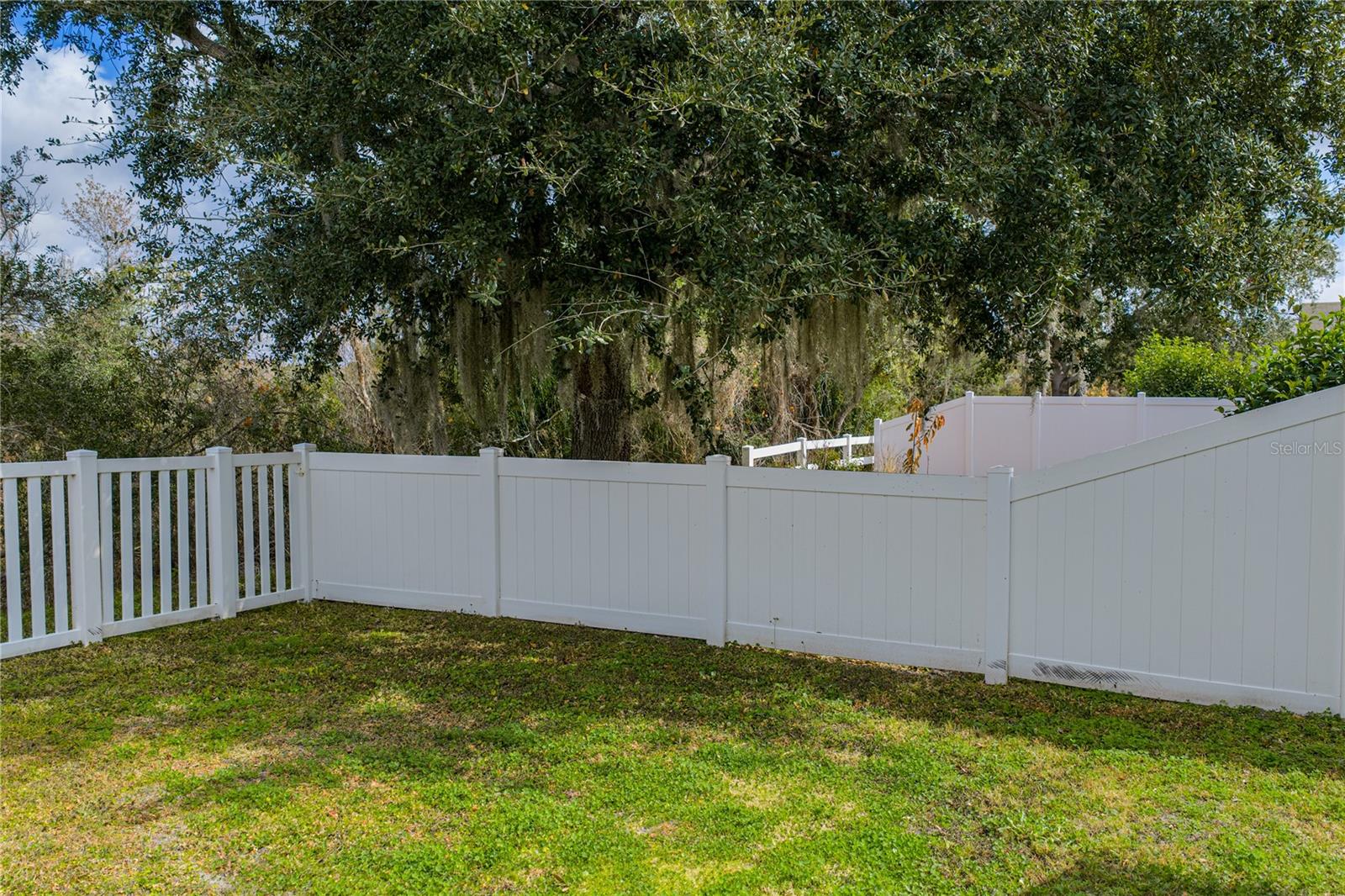 MEADOW POINTE 4 PRCL J - Residential