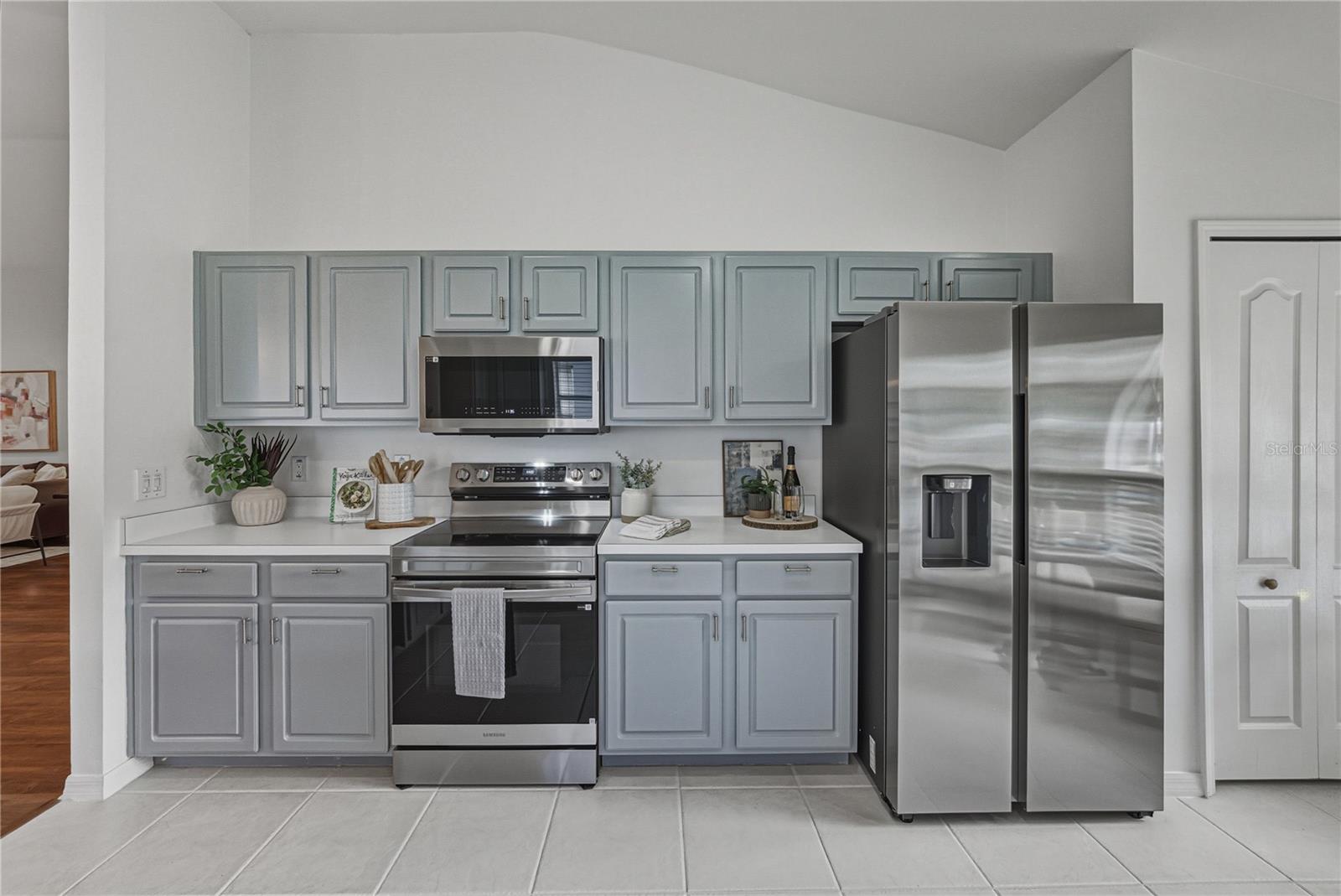 MEADOW POINTE 4 PRCL J - Residential