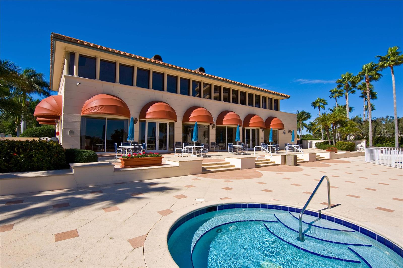 GRAND BAY 4 - Residential