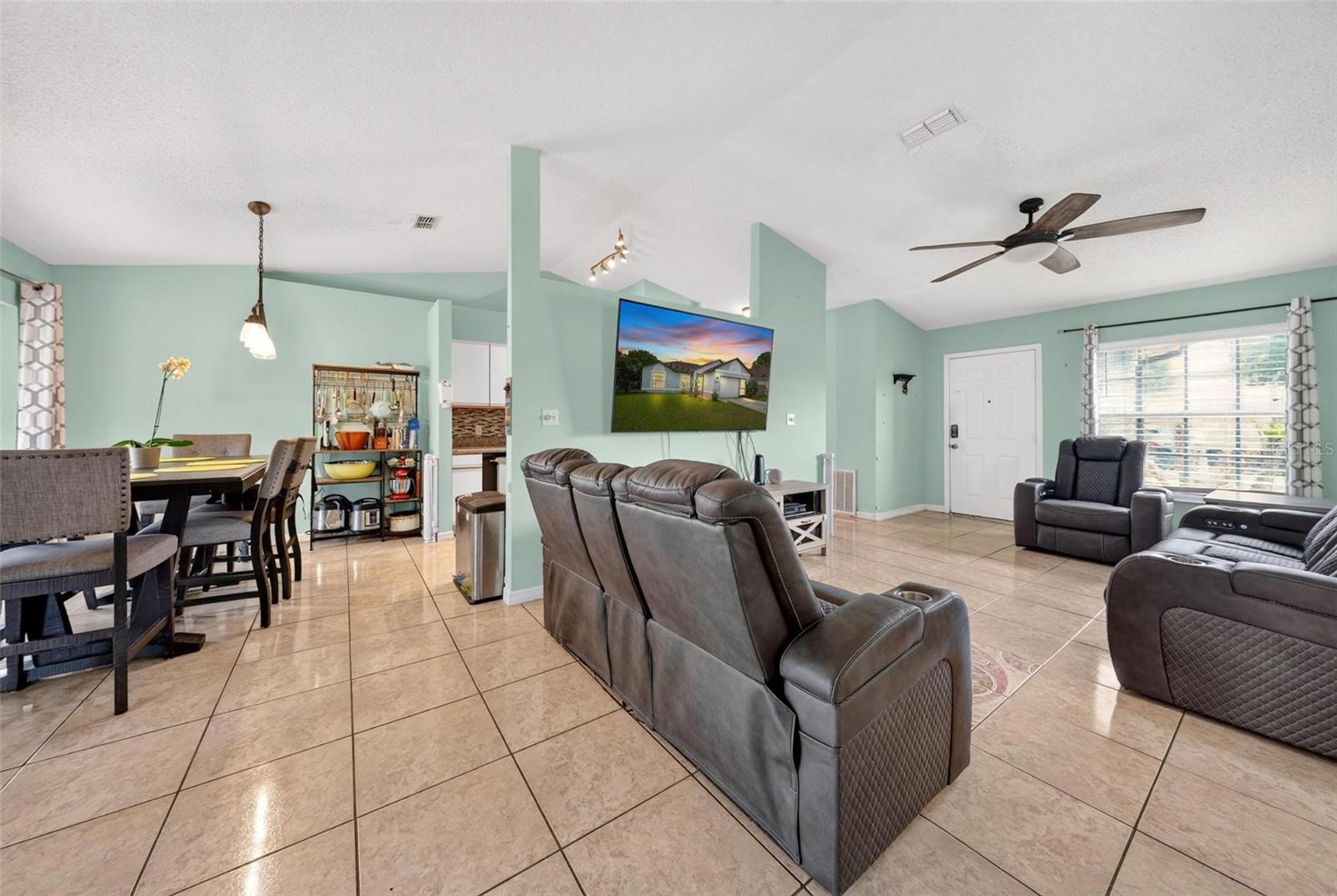 929 ALBERTVILLE COURT