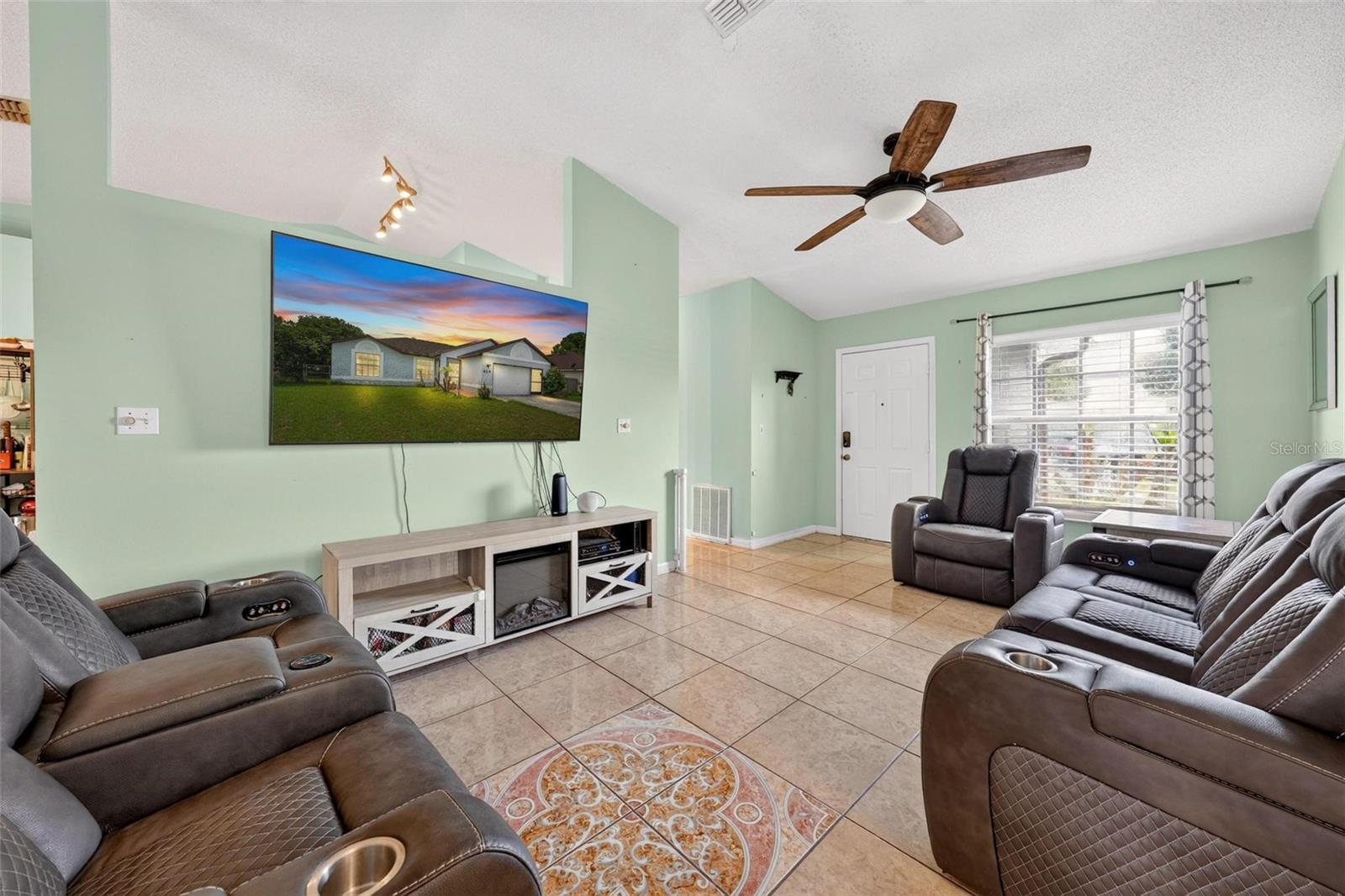 929 ALBERTVILLE COURT