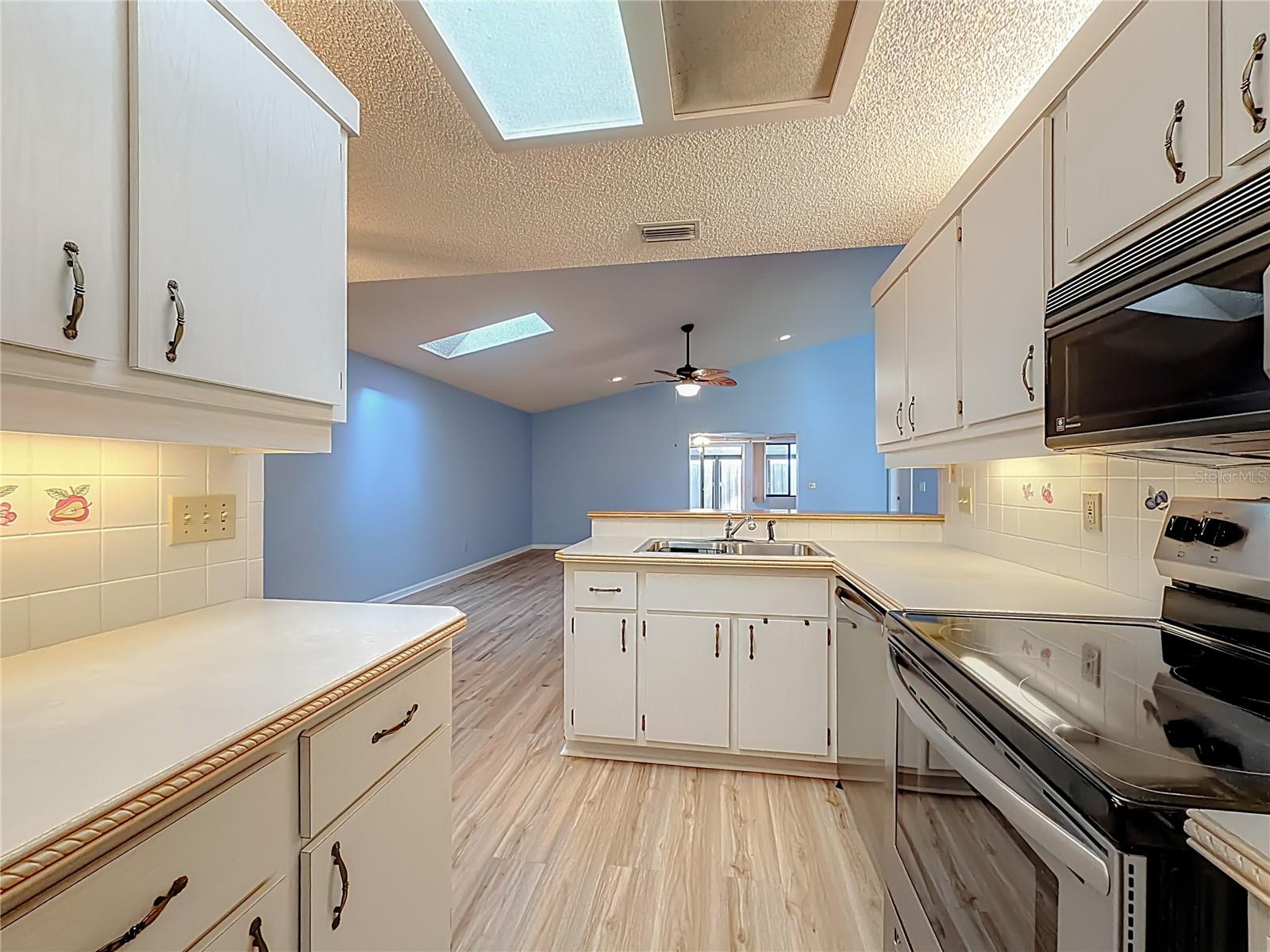 VILLAS OF BELLEVIEW - Residential