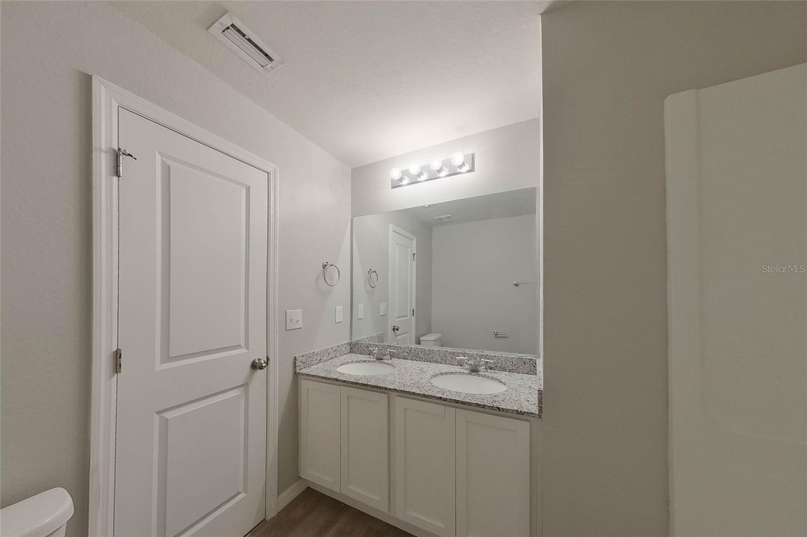 VISTANNA VILLAS - Residential Lease