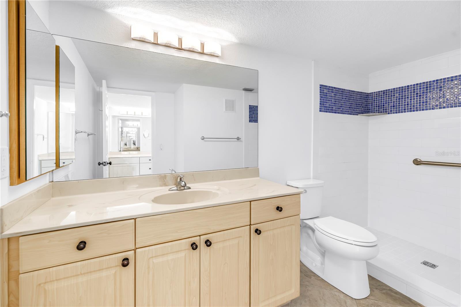 BAY ISLAND GROUP 10 - Residential