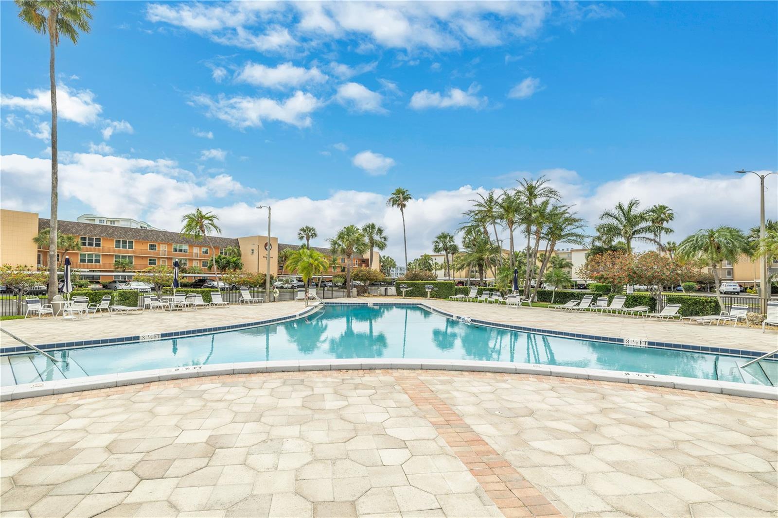 BAY ISLAND GROUP 10 - Residential