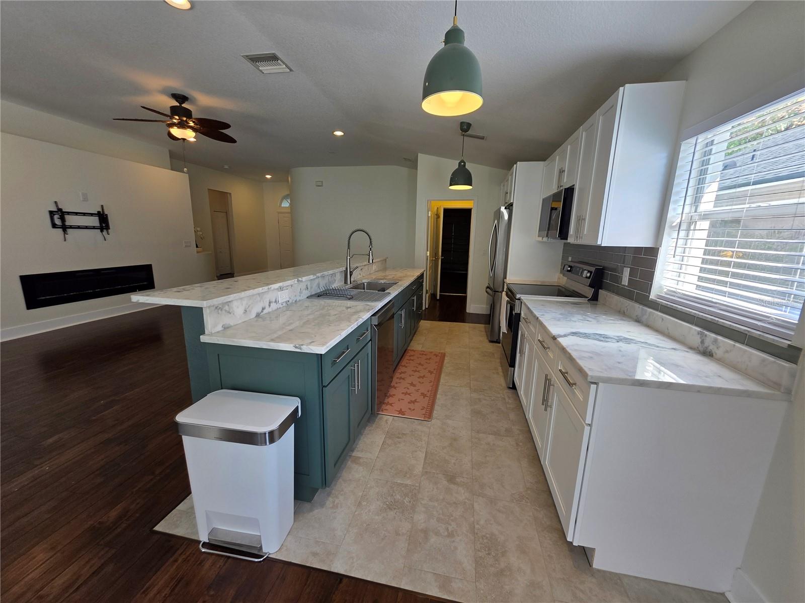 WOODBERRY PRCL B & C PH - Residential Lease