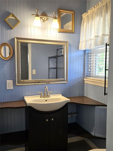 Tiny photo for 506 E Gottsche Avenue, Eustis, FL 32726 (MLS # G5110351)