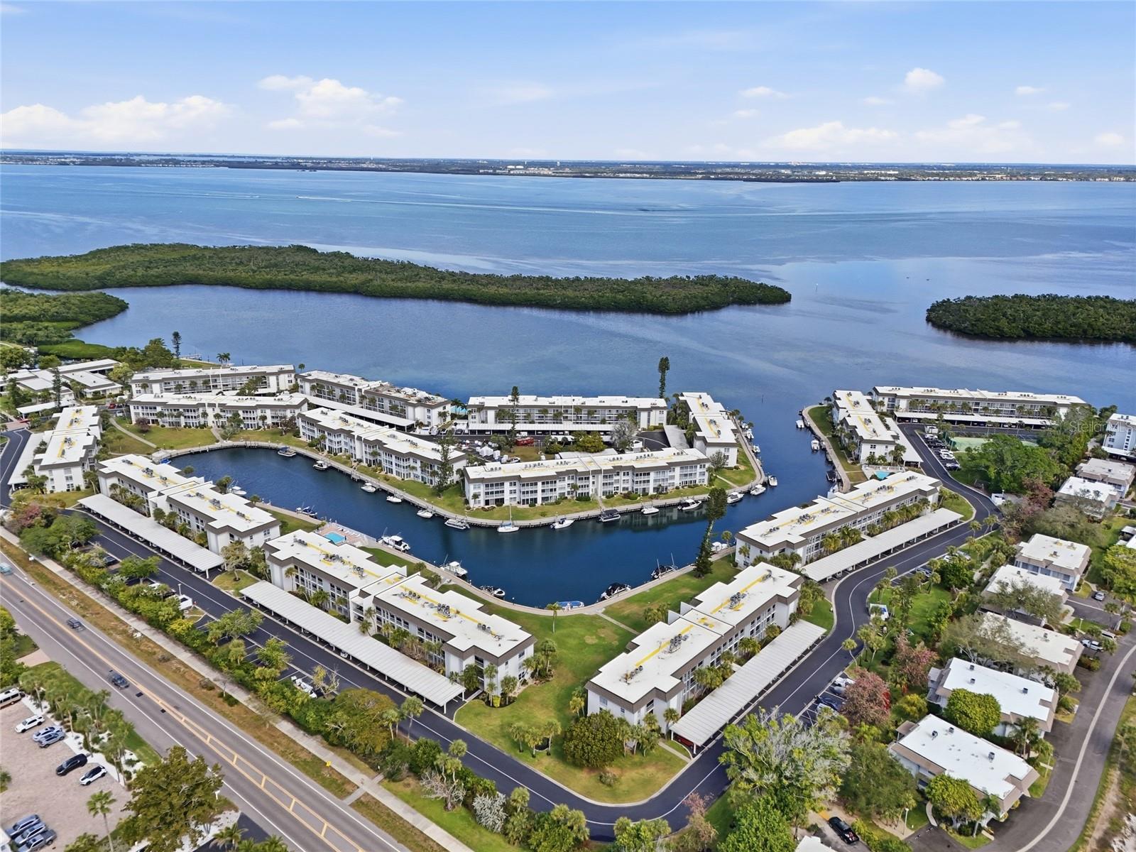LONGBOAT HARBOUR - Residential