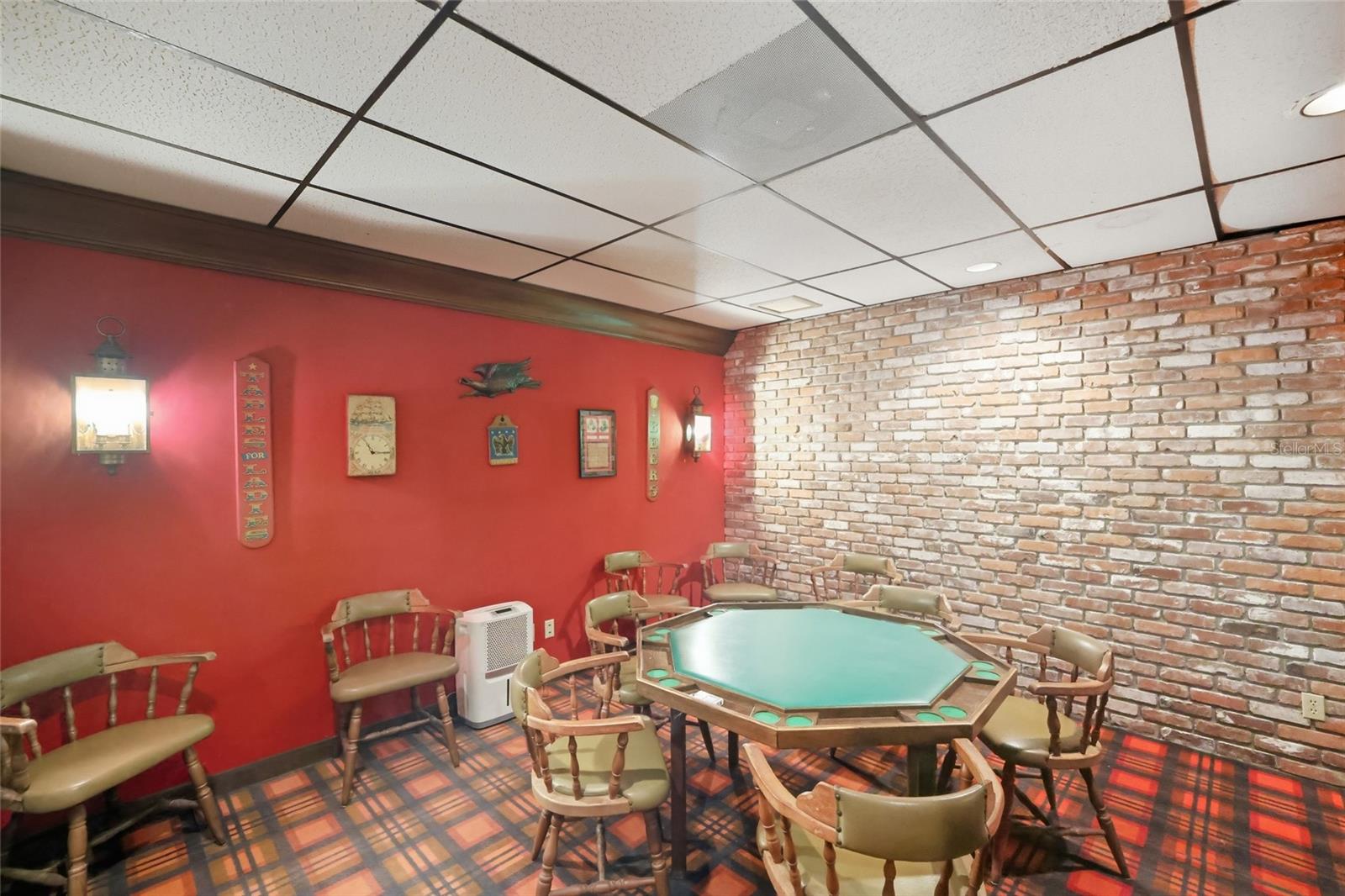 LONGBOAT HARBOUR - Residential