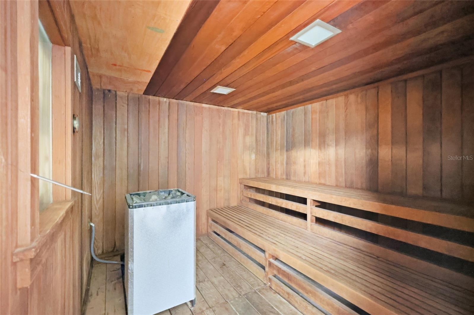 LONGBOAT HARBOUR - Residential