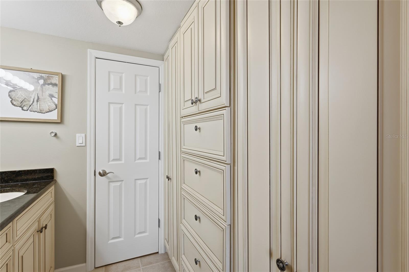 LONGBOAT HARBOUR - Residential