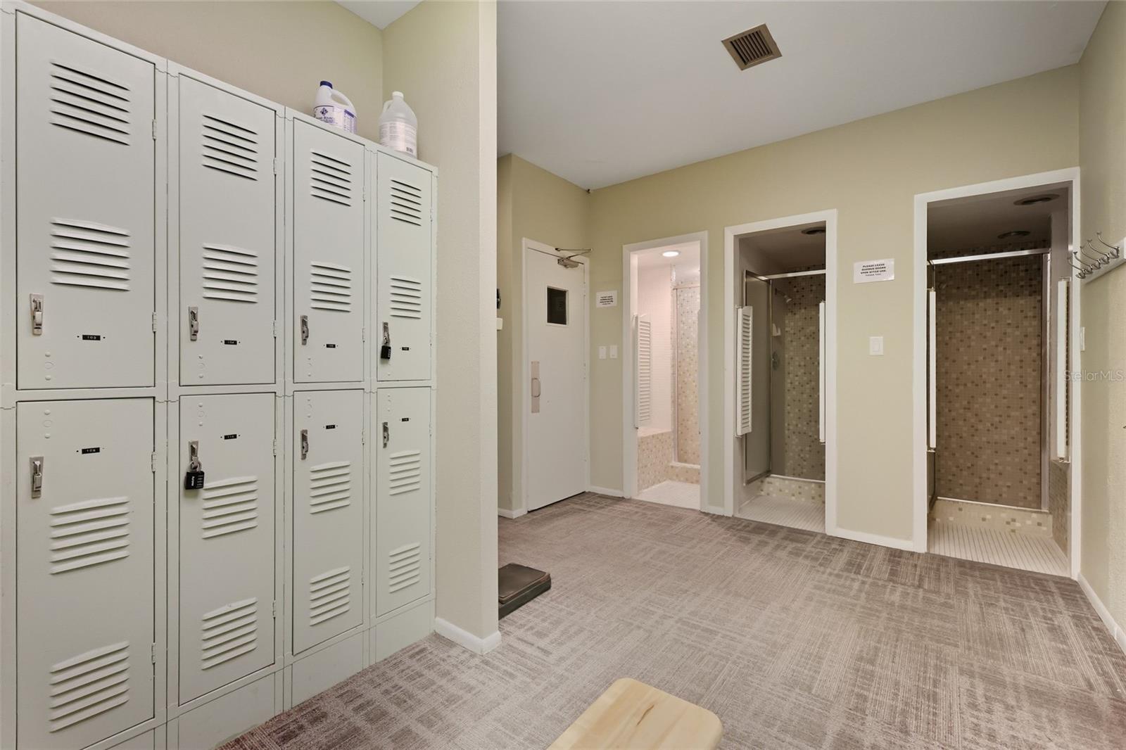 LONGBOAT HARBOUR - Residential