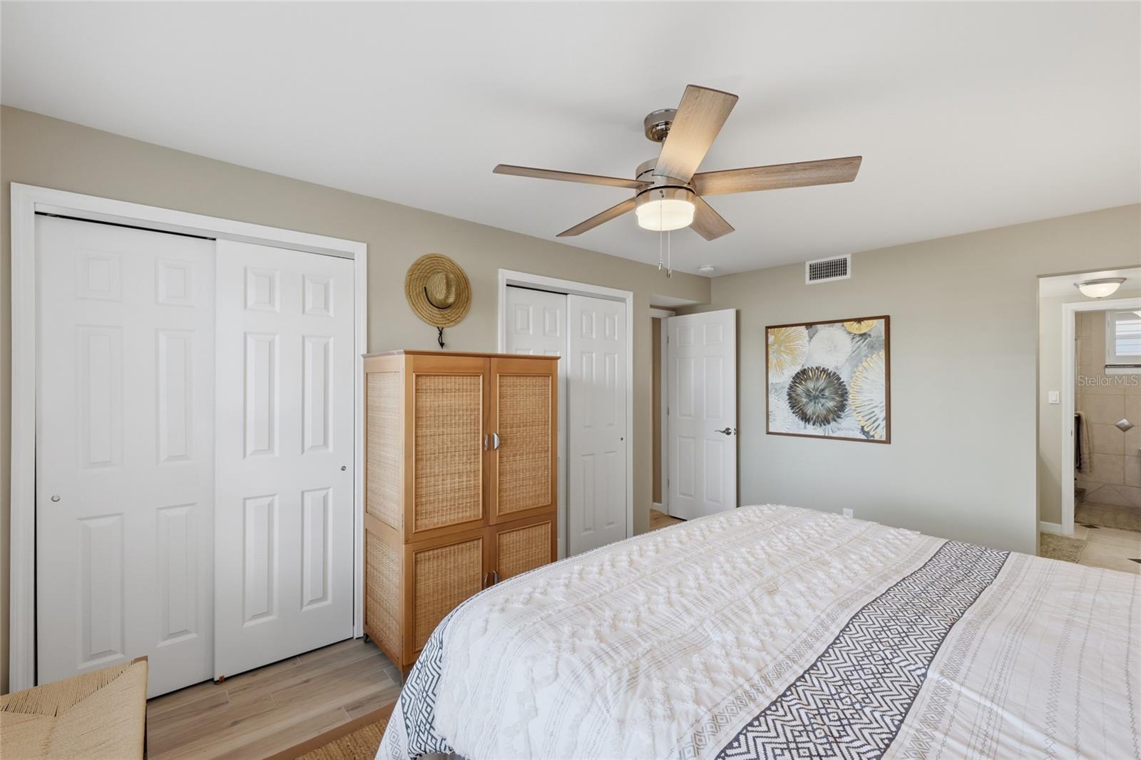 LONGBOAT HARBOUR - Residential