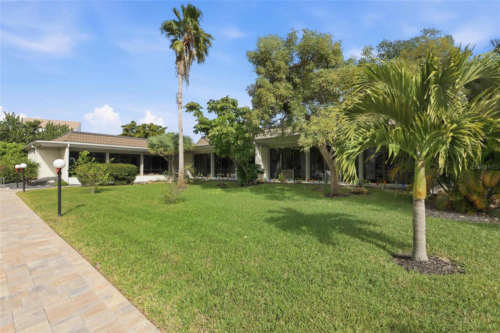 LONGBOAT HARBOUR - Residential