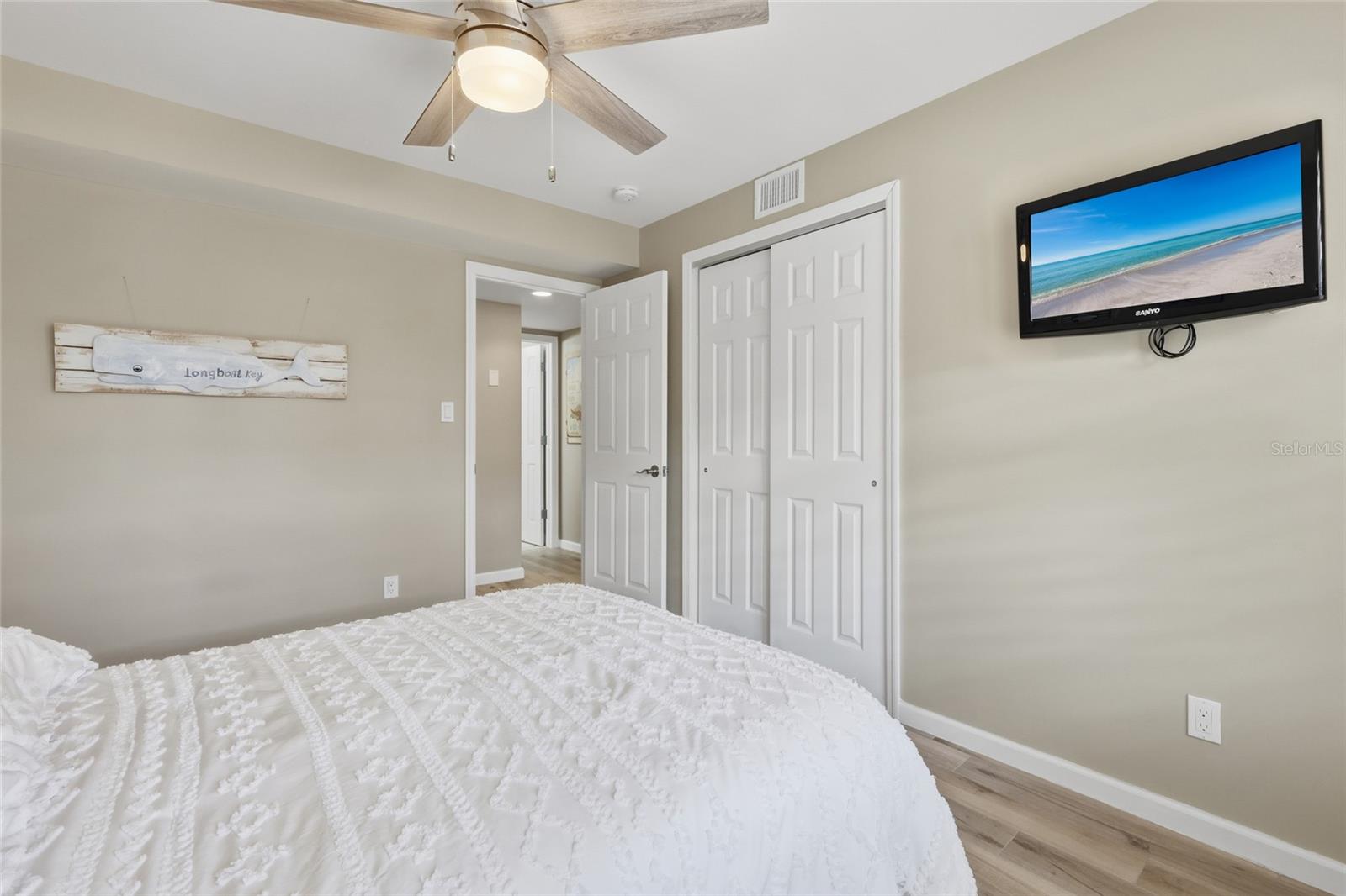 LONGBOAT HARBOUR - Residential