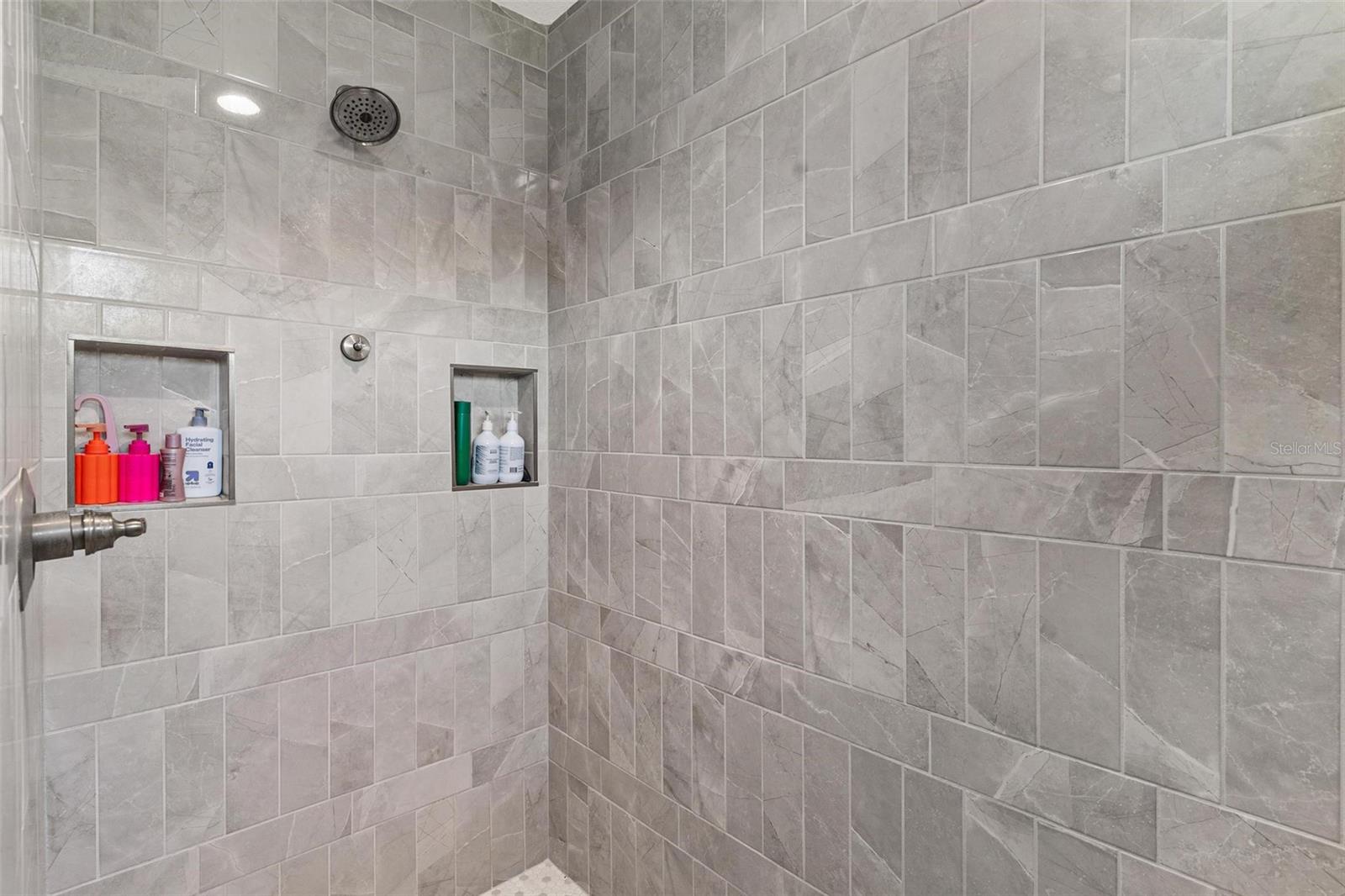 LADY LAKE HIDDEN OAKS SUB - Residential