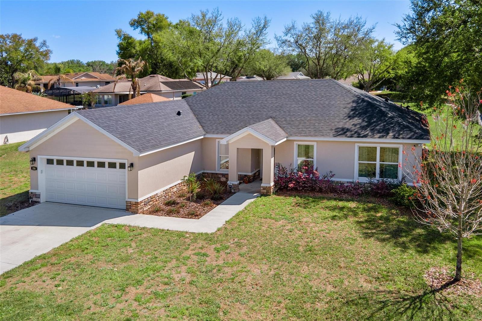 LADY LAKE HIDDEN OAKS SUB - Residential