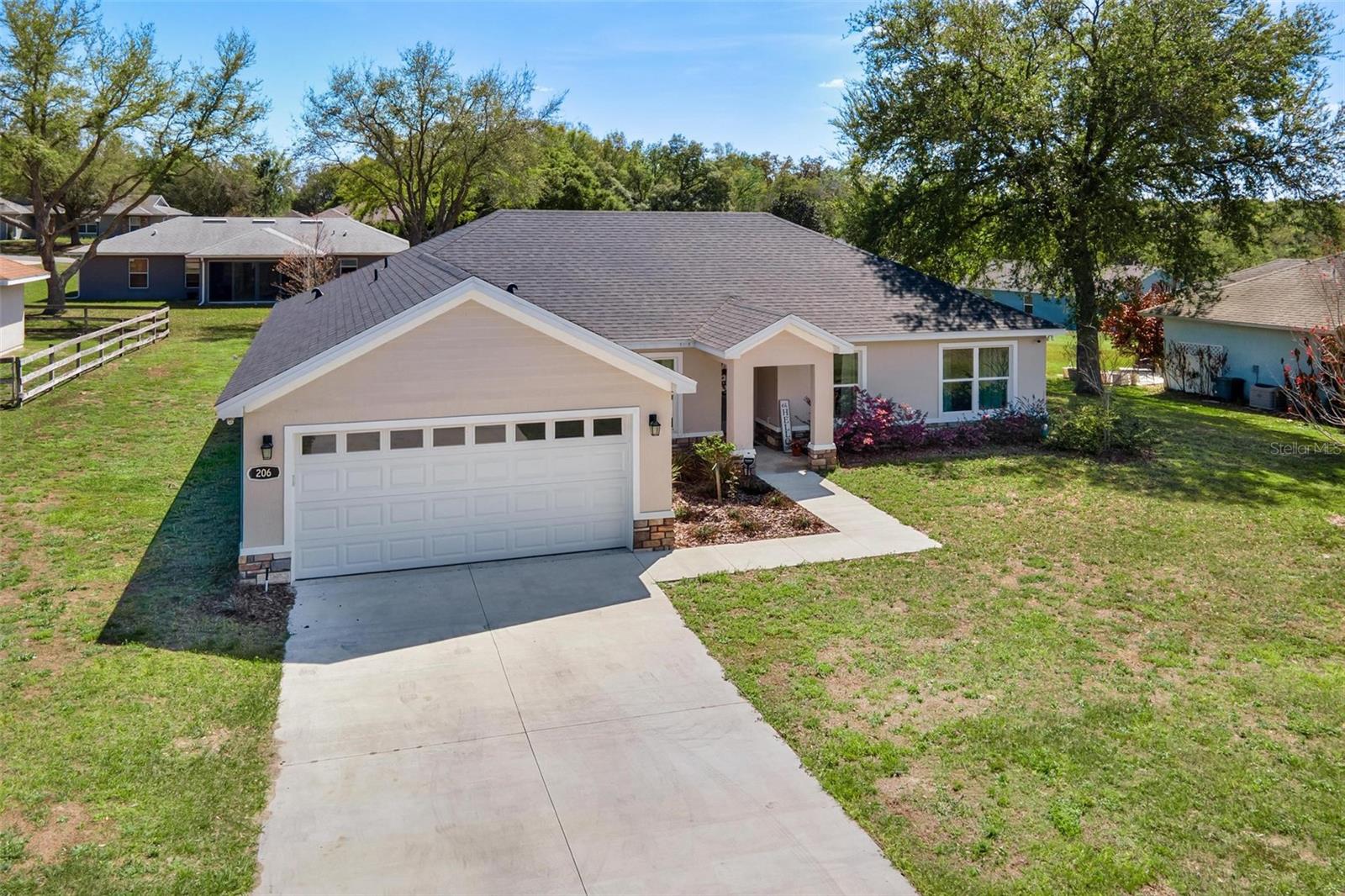 LADY LAKE HIDDEN OAKS SUB - Residential