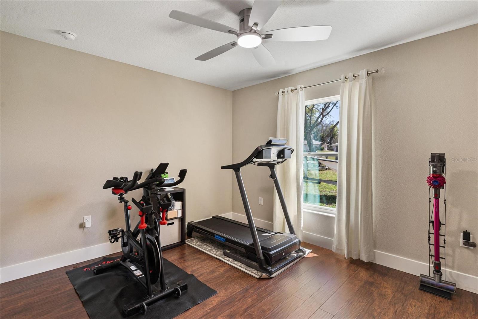 LADY LAKE HIDDEN OAKS SUB - Residential