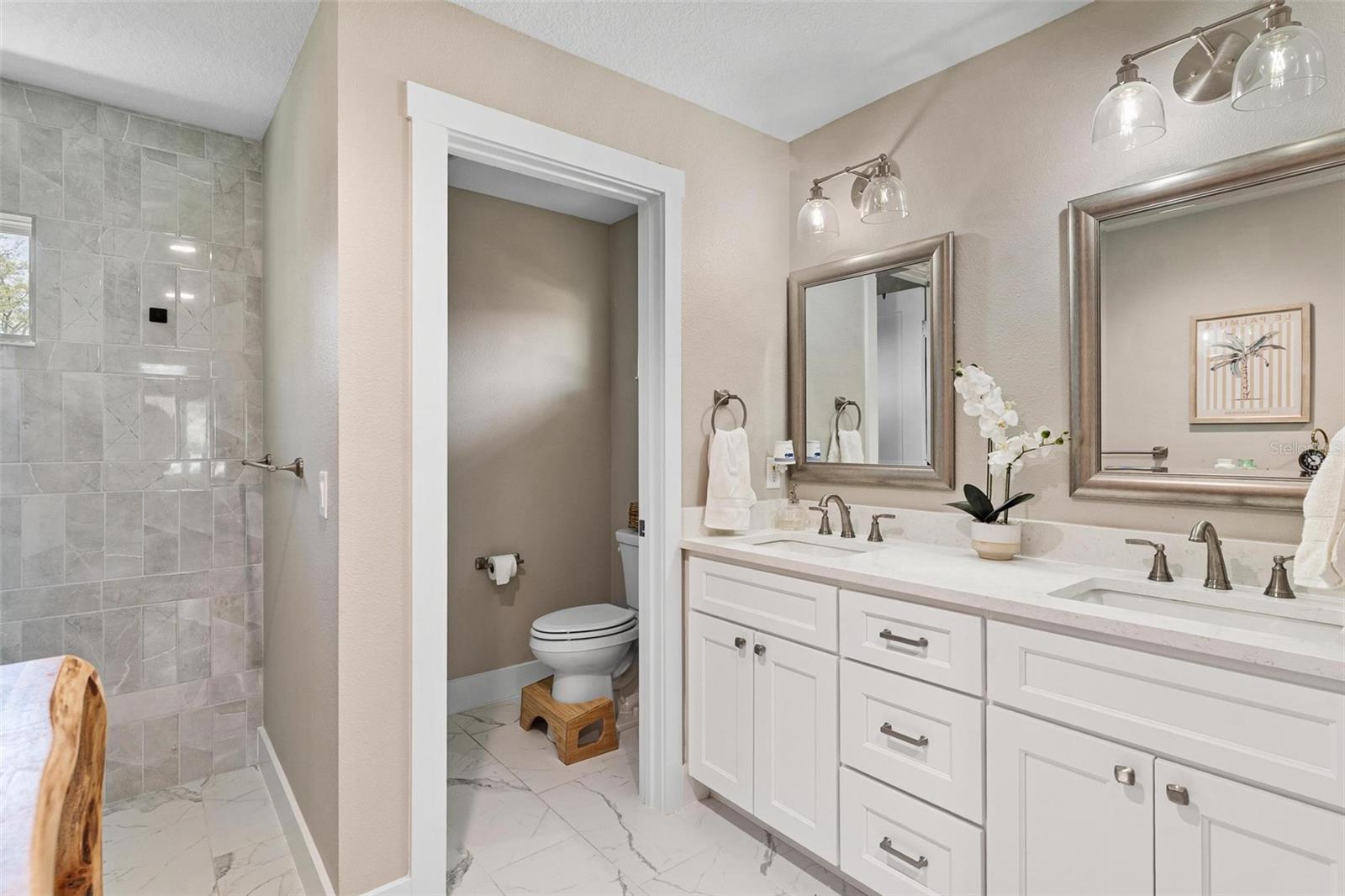 LADY LAKE HIDDEN OAKS SUB - Residential