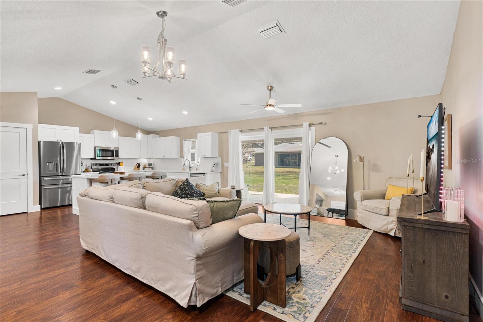 LADY LAKE HIDDEN OAKS SUB - Residential