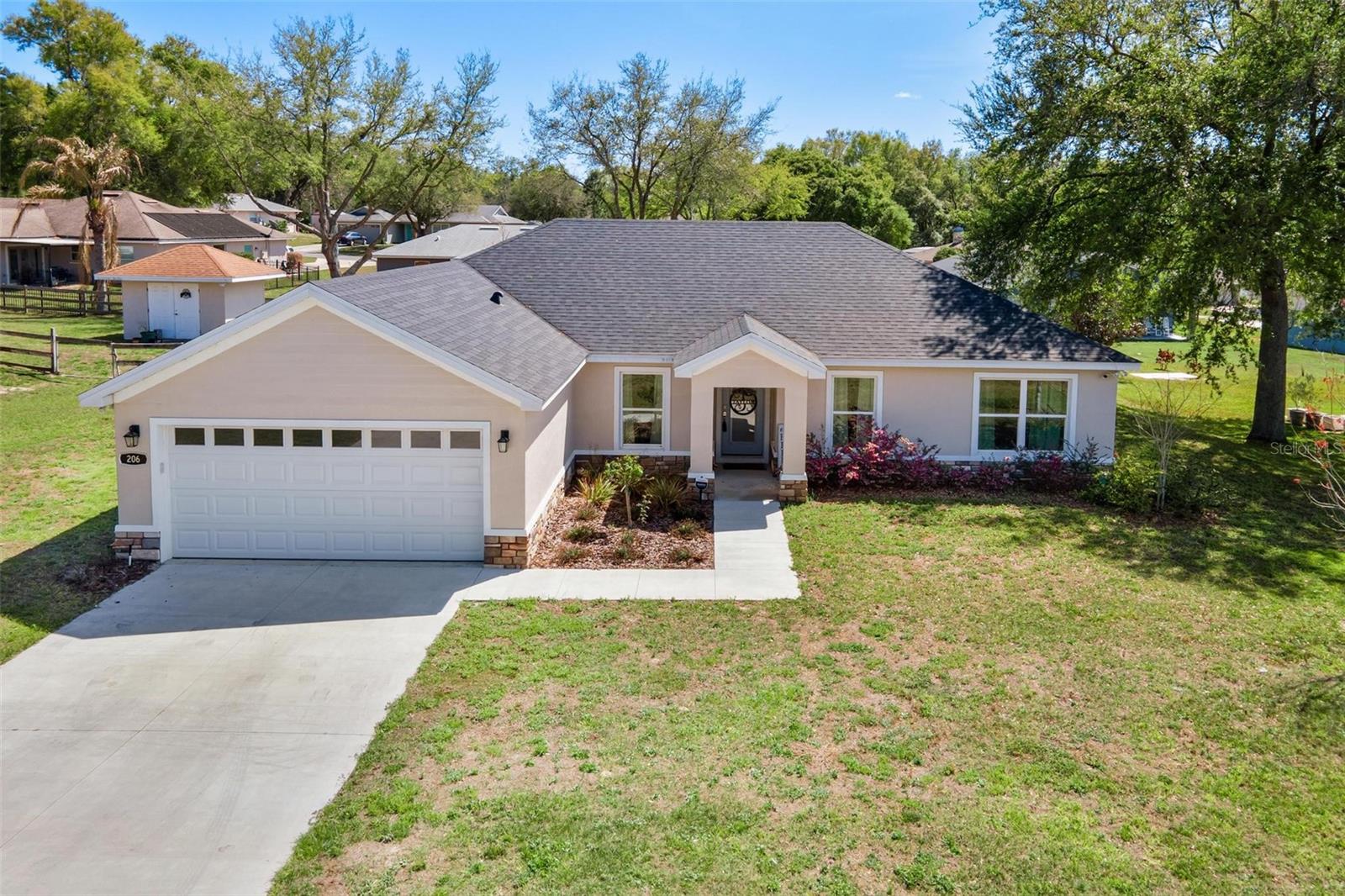 LADY LAKE HIDDEN OAKS SUB - Residential