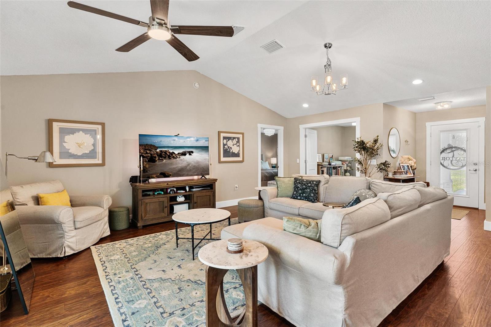 LADY LAKE HIDDEN OAKS SUB - Residential