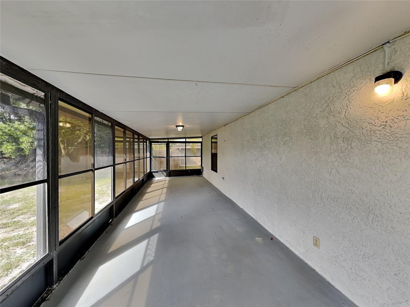 DELTONA LAKES UNIT 70 - Residential Lease