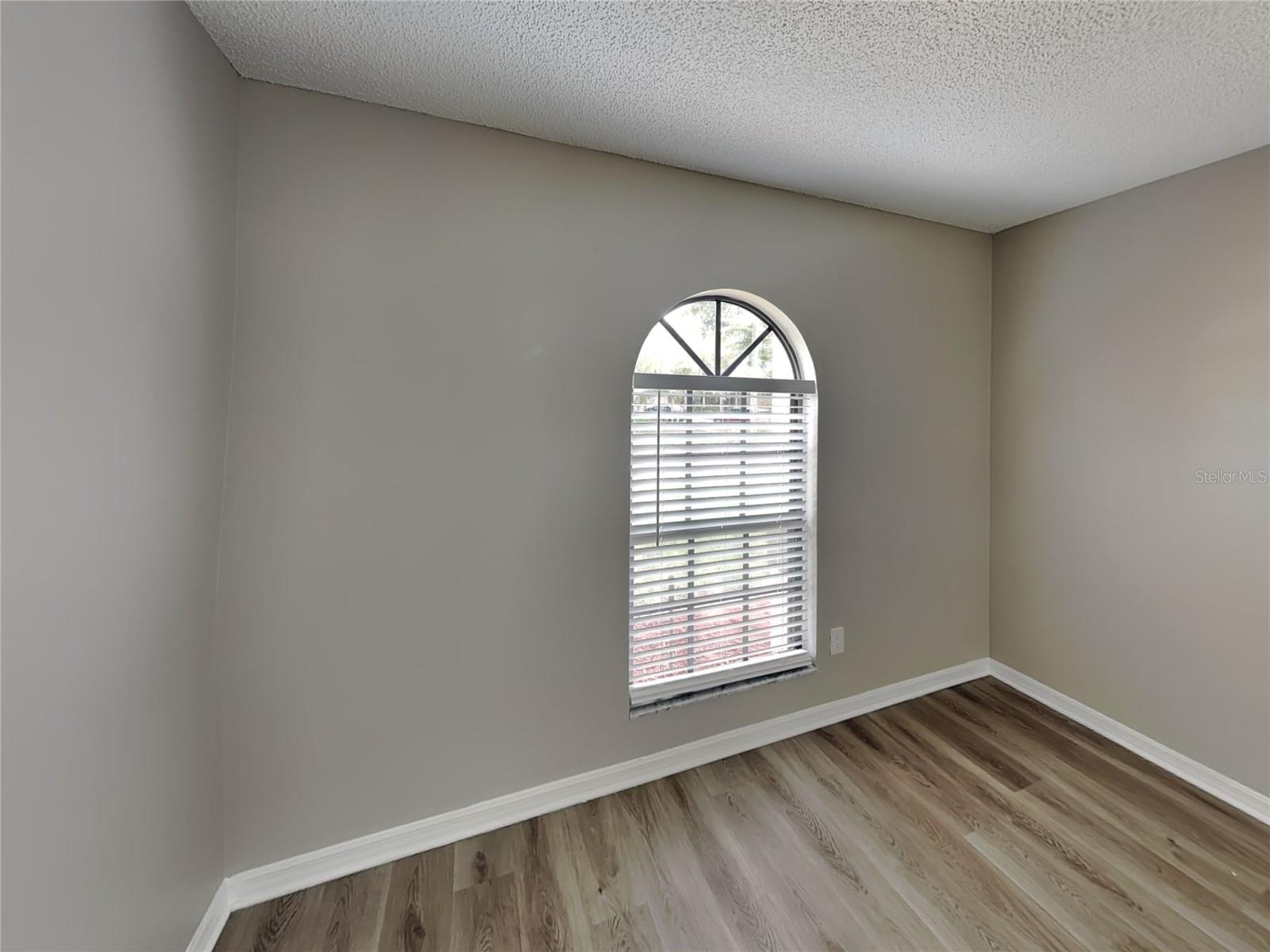 DELTONA LAKES UNIT 70 - Residential Lease