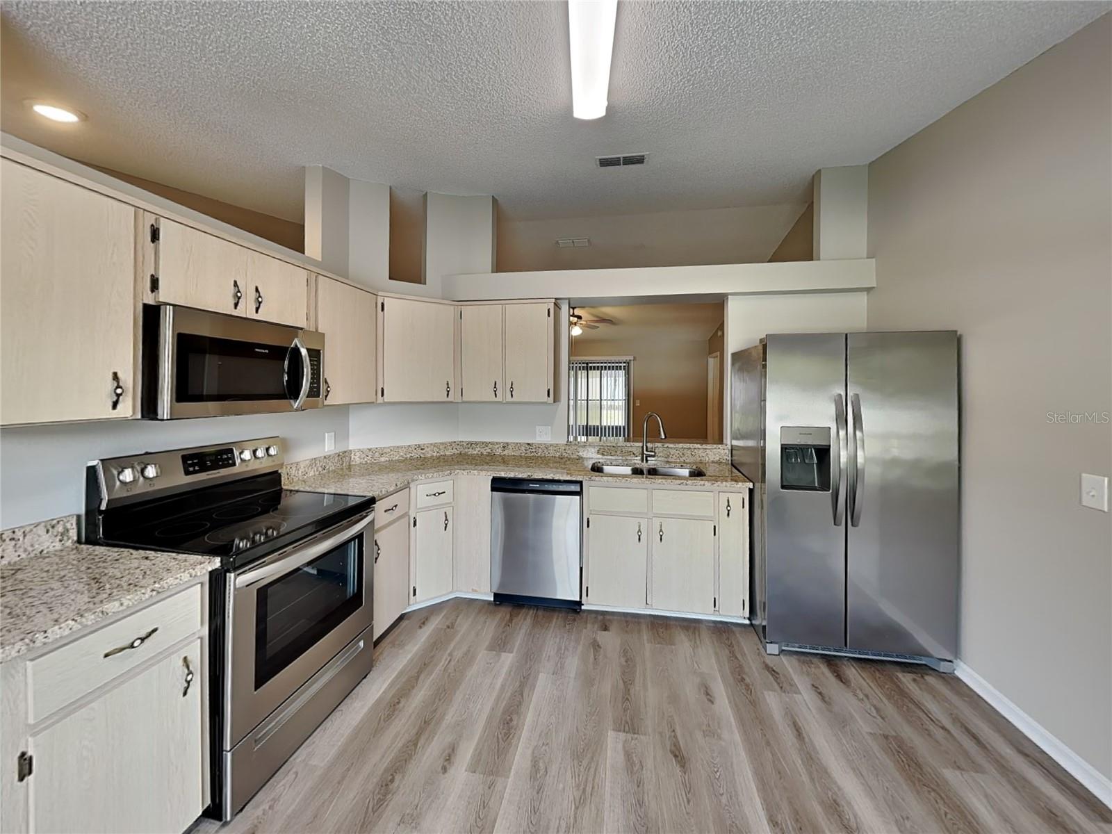 DELTONA LAKES UNIT 70 - Residential Lease