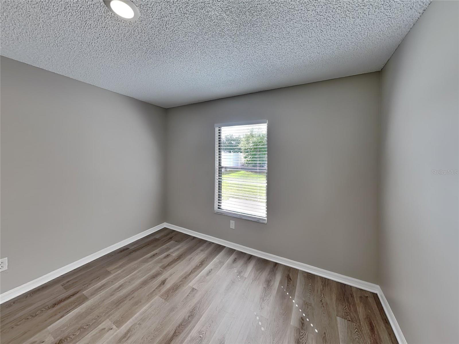 DELTONA LAKES UNIT 70 - Residential Lease