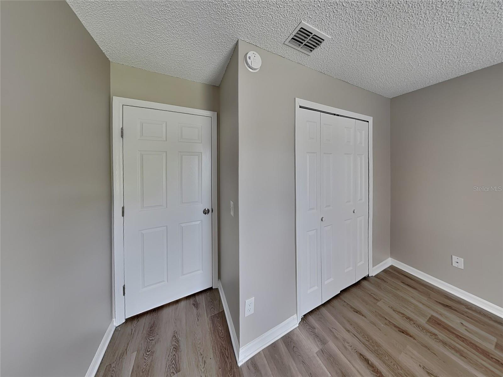 DELTONA LAKES UNIT 70 - Residential Lease