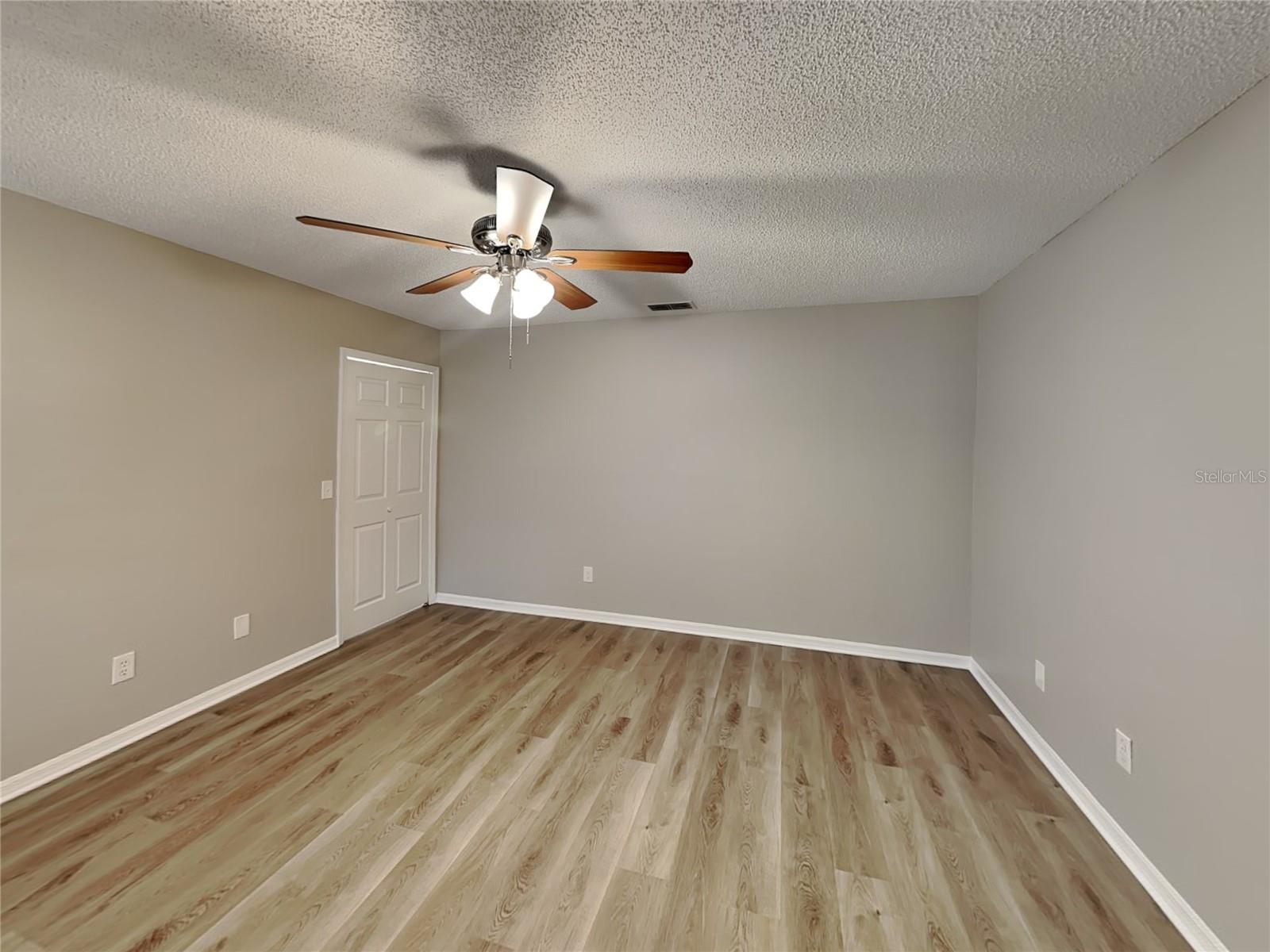 DELTONA LAKES UNIT 70 - Residential Lease