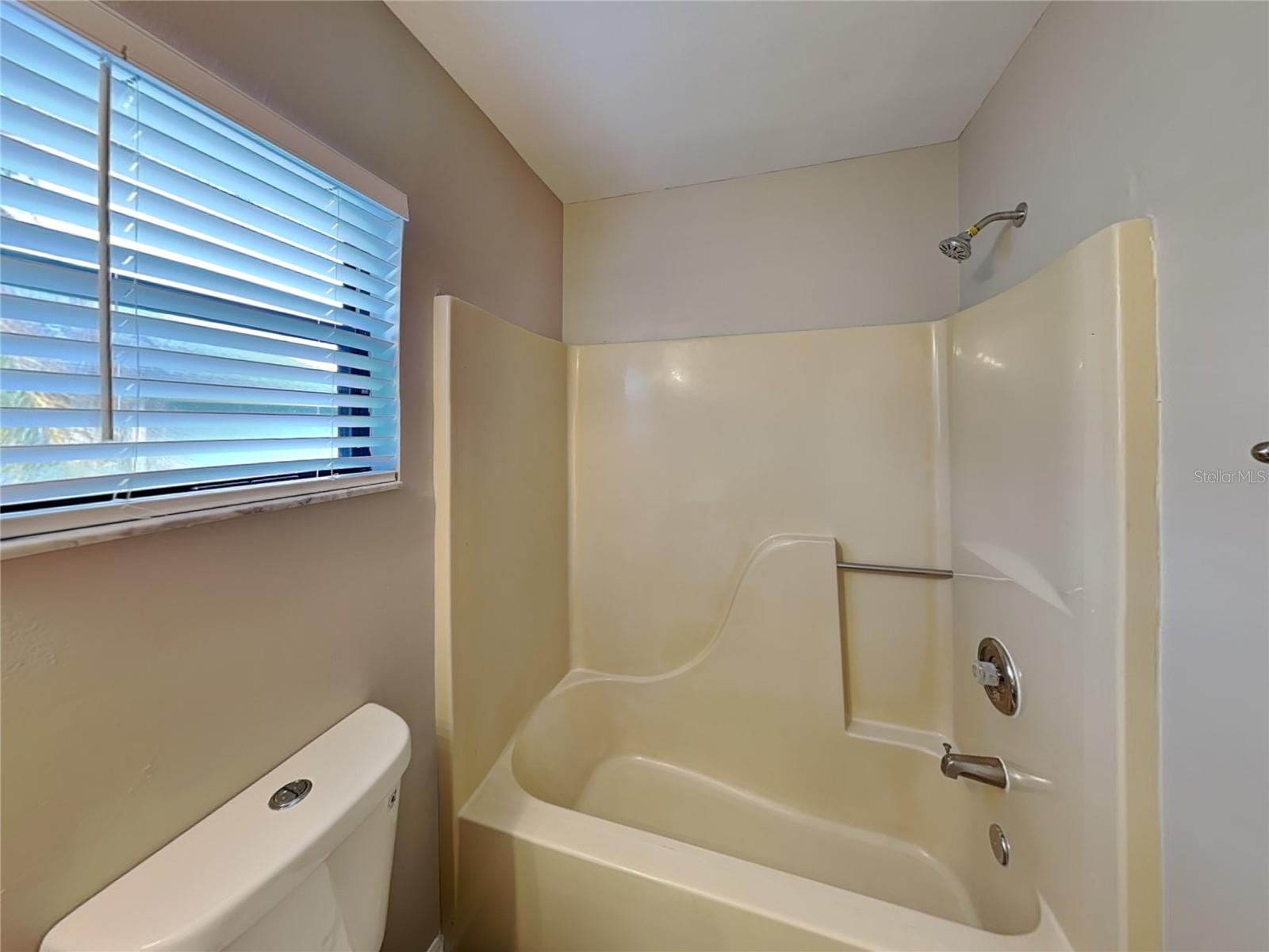 DELTONA LAKES UNIT 70 - Residential Lease