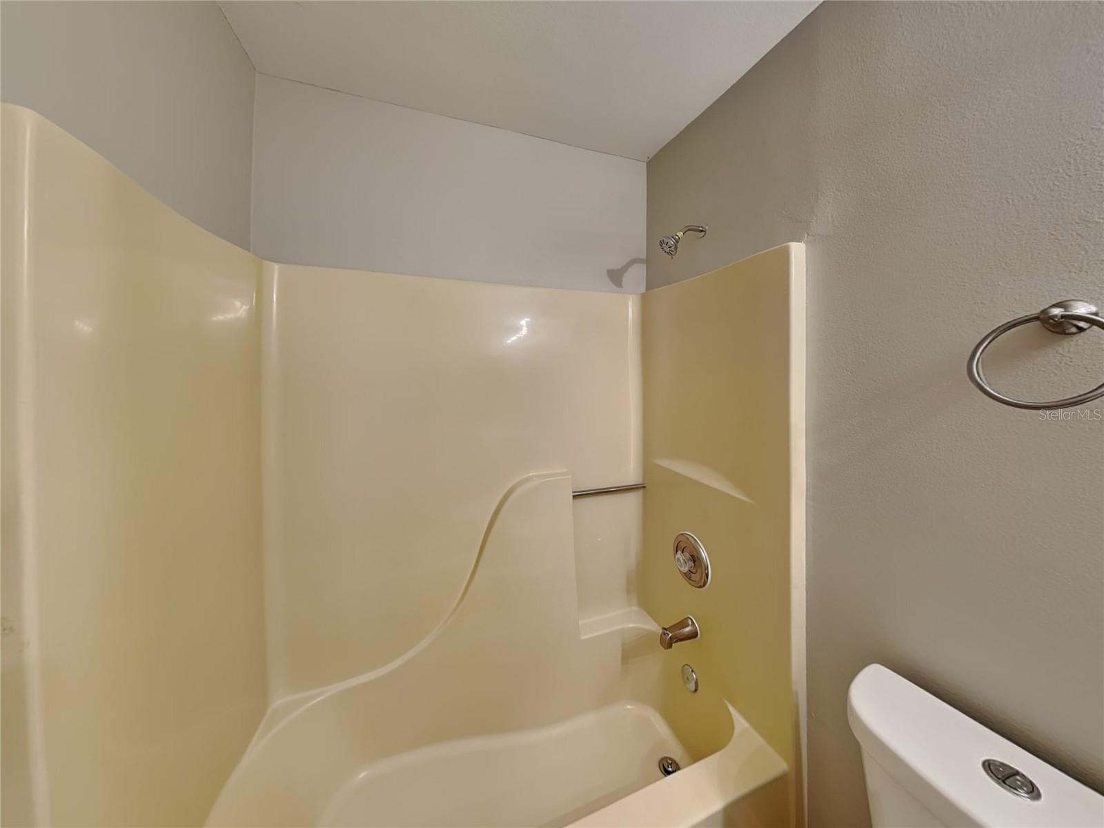 DELTONA LAKES UNIT 70 - Residential Lease