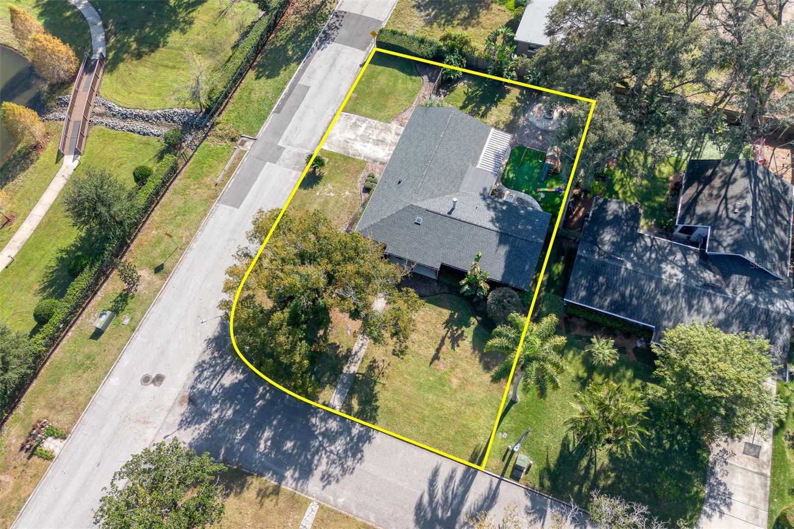 2042 YORKSHIRE DRIVE