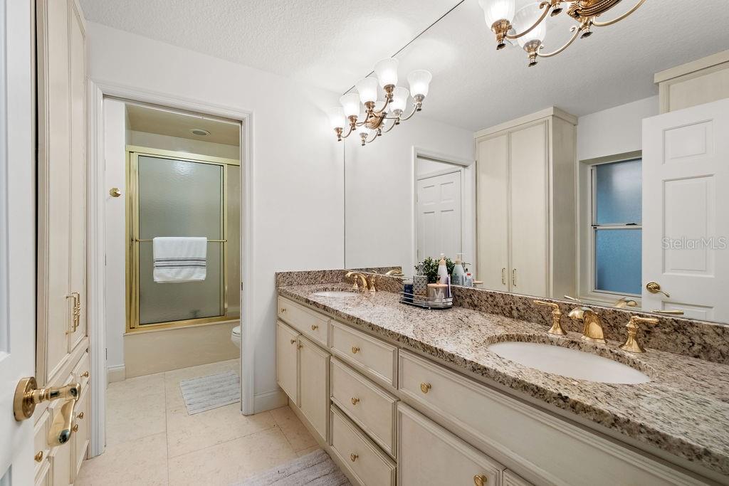 ISLEWORTH - Residential